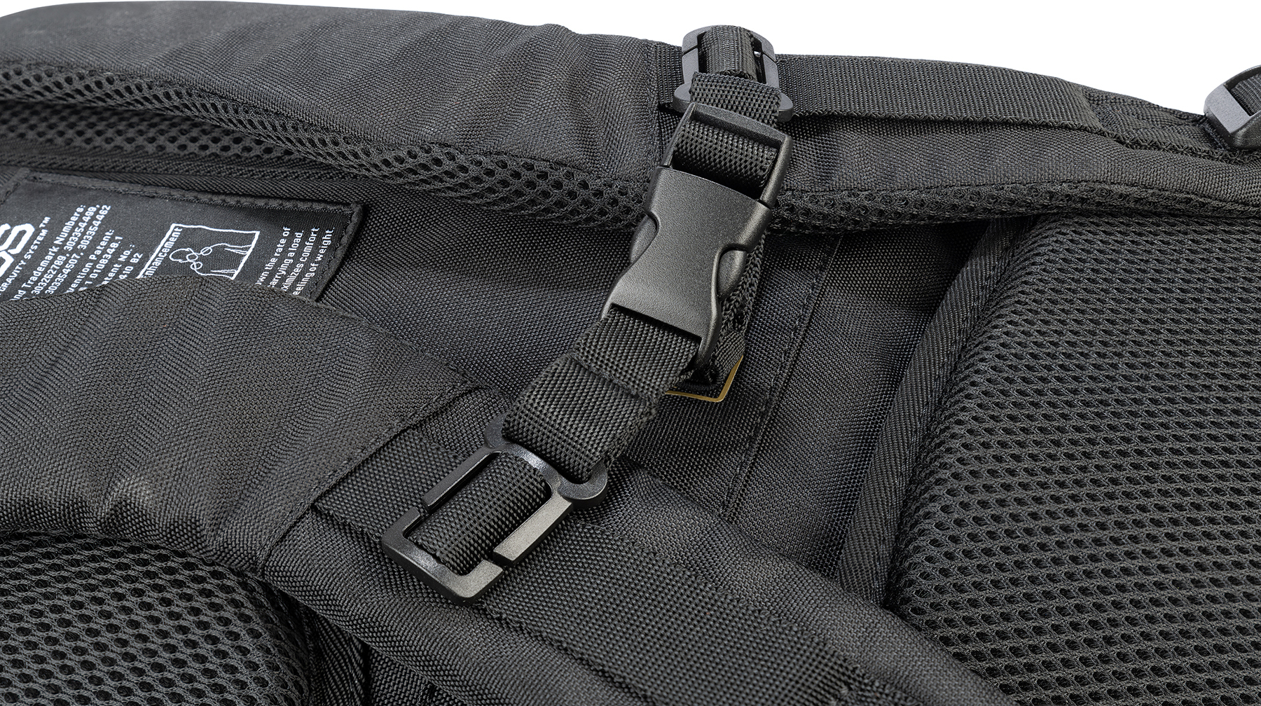 Tucano Bizip AGS -tietokonereppu 17" kannettavalle tietokoneelle, musta
