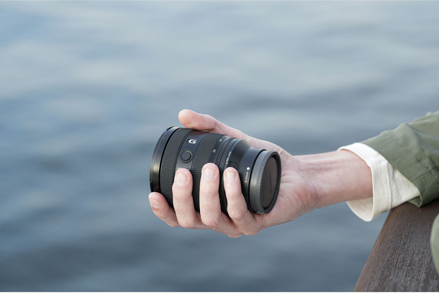 Sony FE 20-70mm f/4 G -objektiivi