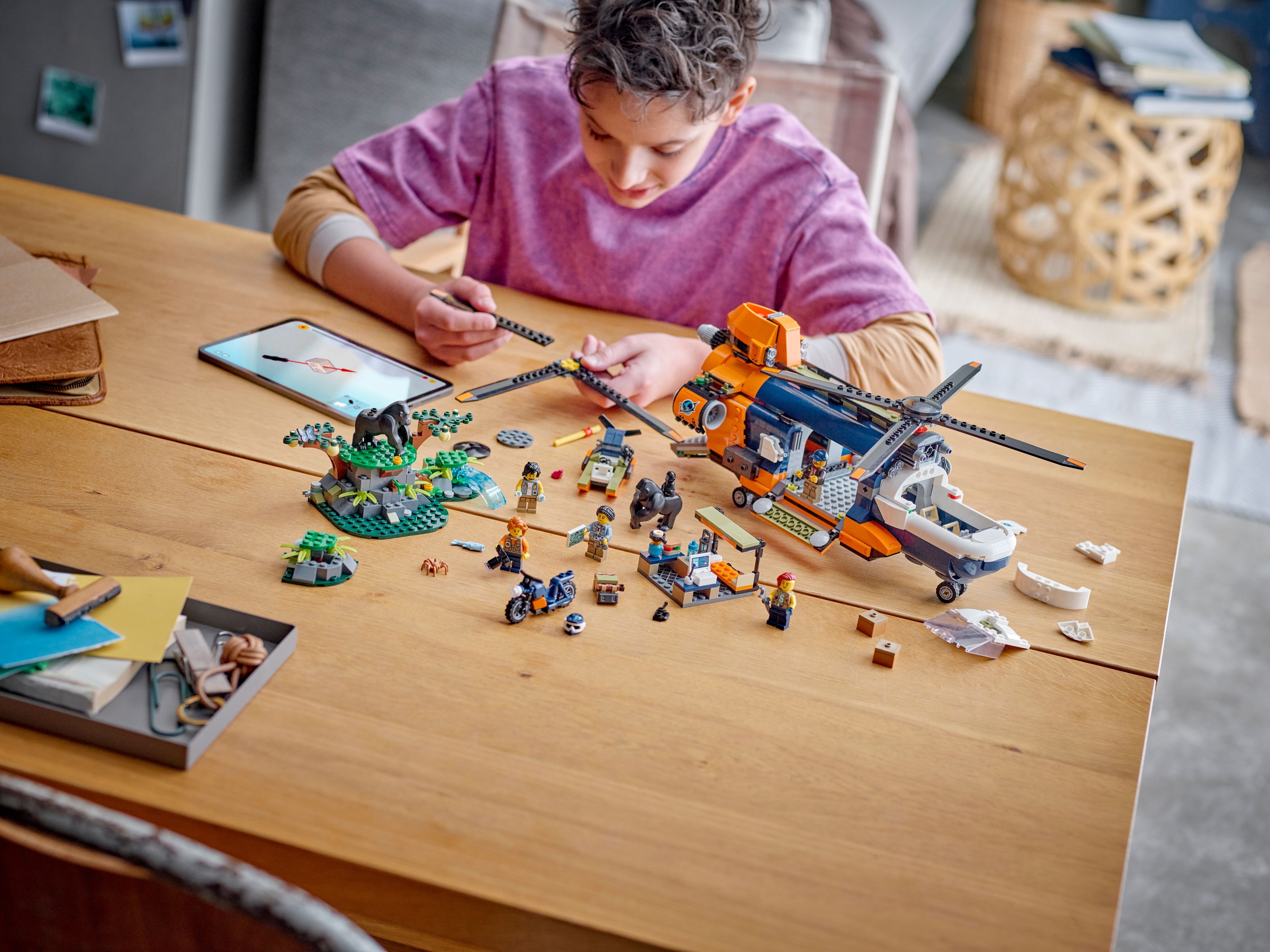 LEGO City Exploration 60437  - Viidakkotutkijan helikopteri leirissä