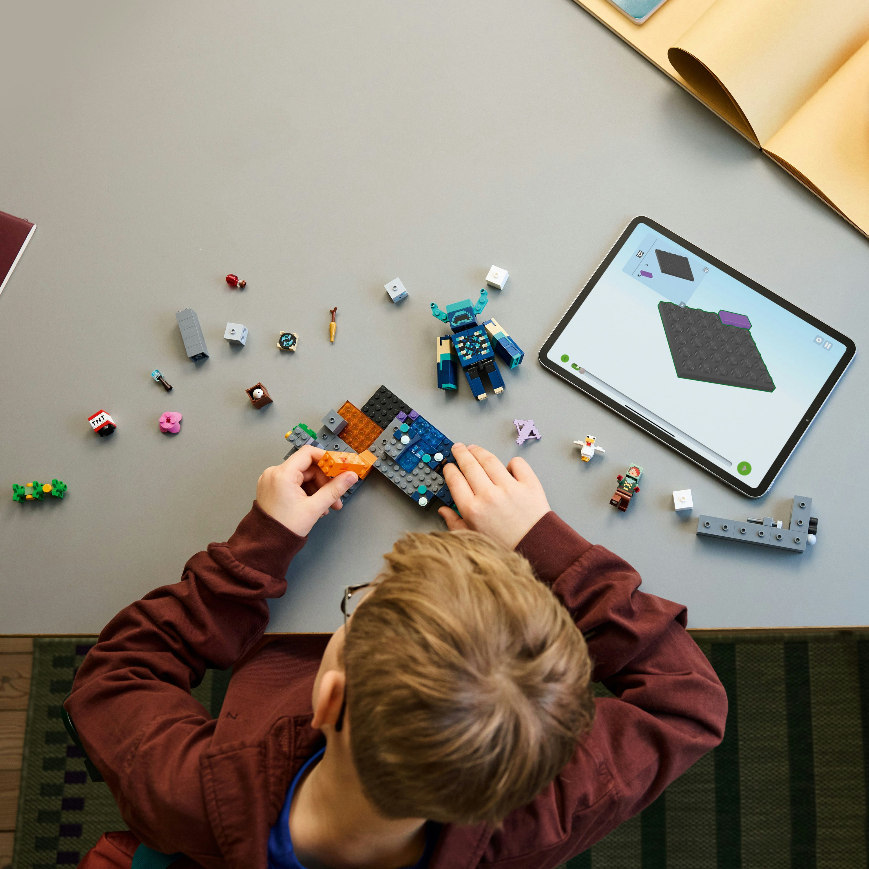 LEGO Bluey 11201 Blueyn ja Katin hupihetket leikkikentällä