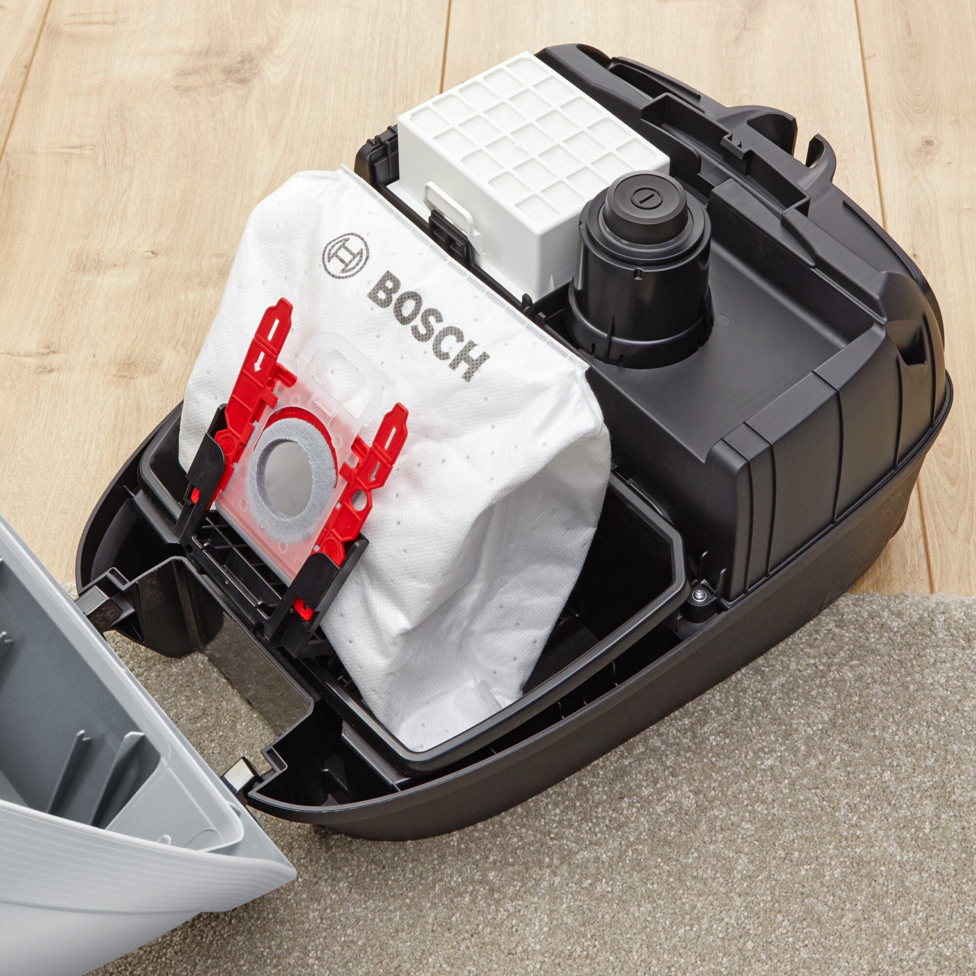 Bosch Series 6 BGB6X330 -pölynimuri