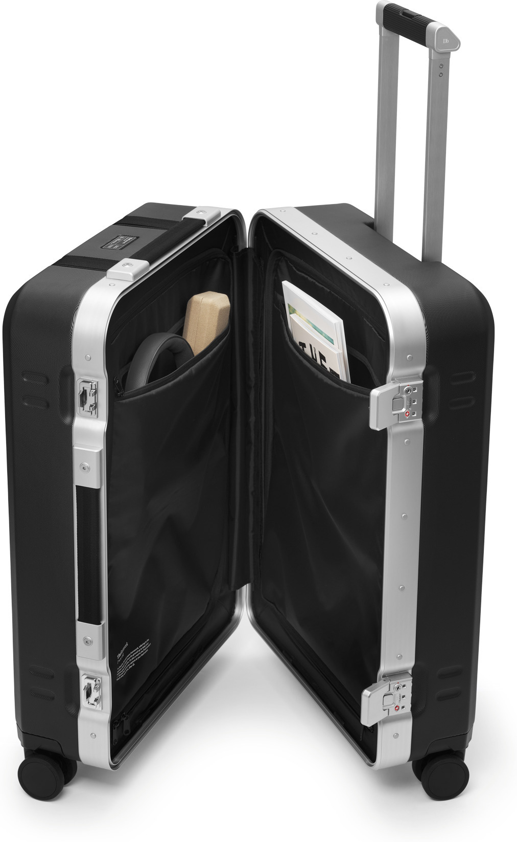 Db The Ramverk Pro Medium Check-in Luggage -matkalaukku, 68 cm, hopea