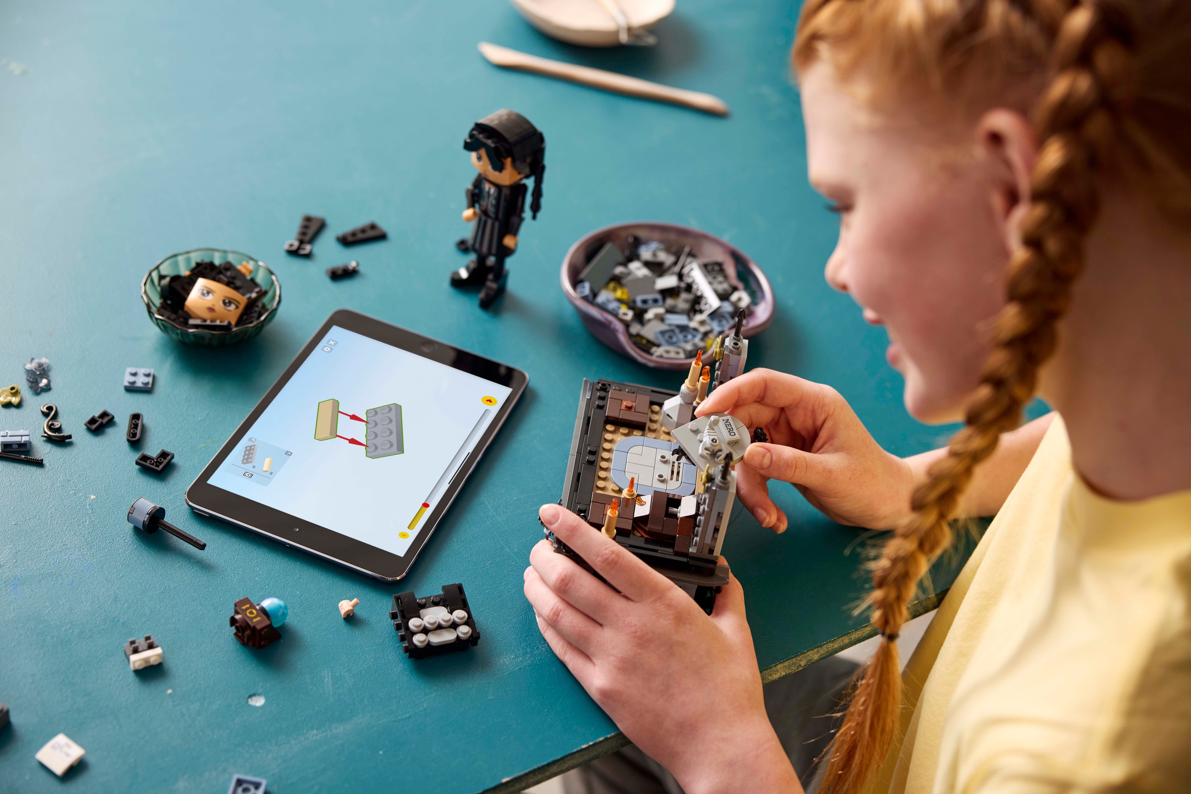 LEGO Wednesday 76780 – Wednesday Addams ‑hahmo