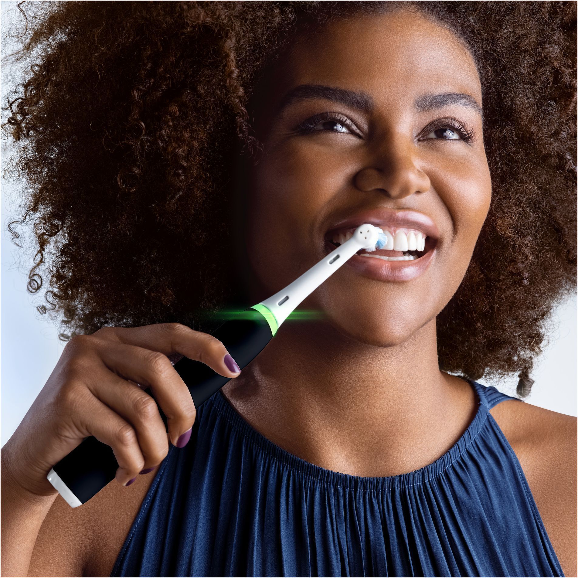 Oral-B iO Series 3s -sähköhammasharja, sininen