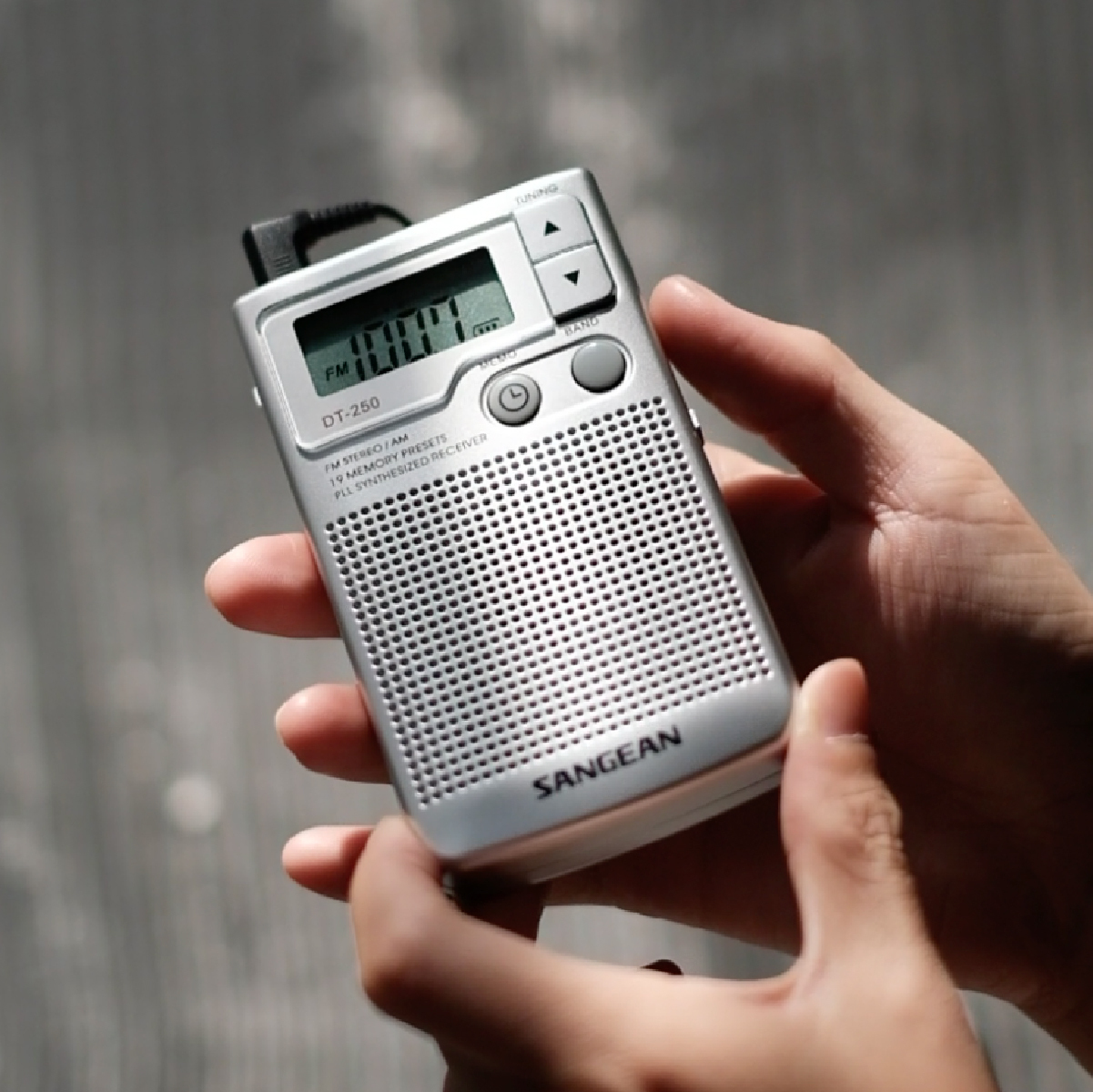 Sangean PR-D4BT AM/FM-pöytäradio, Bluetooth, beige