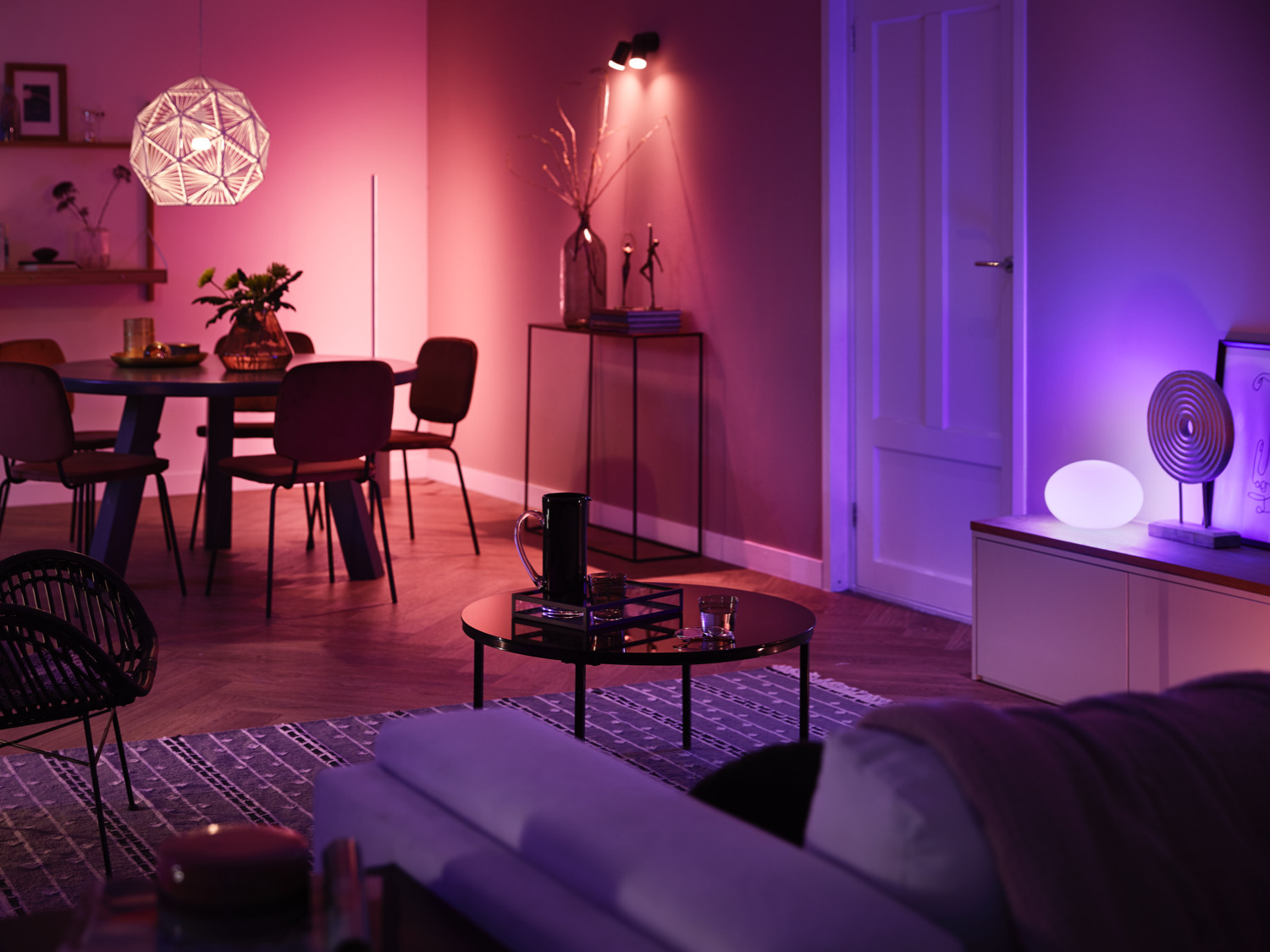 Philips Hue Starter kit -pakkaus, White and Color ambiance, E27