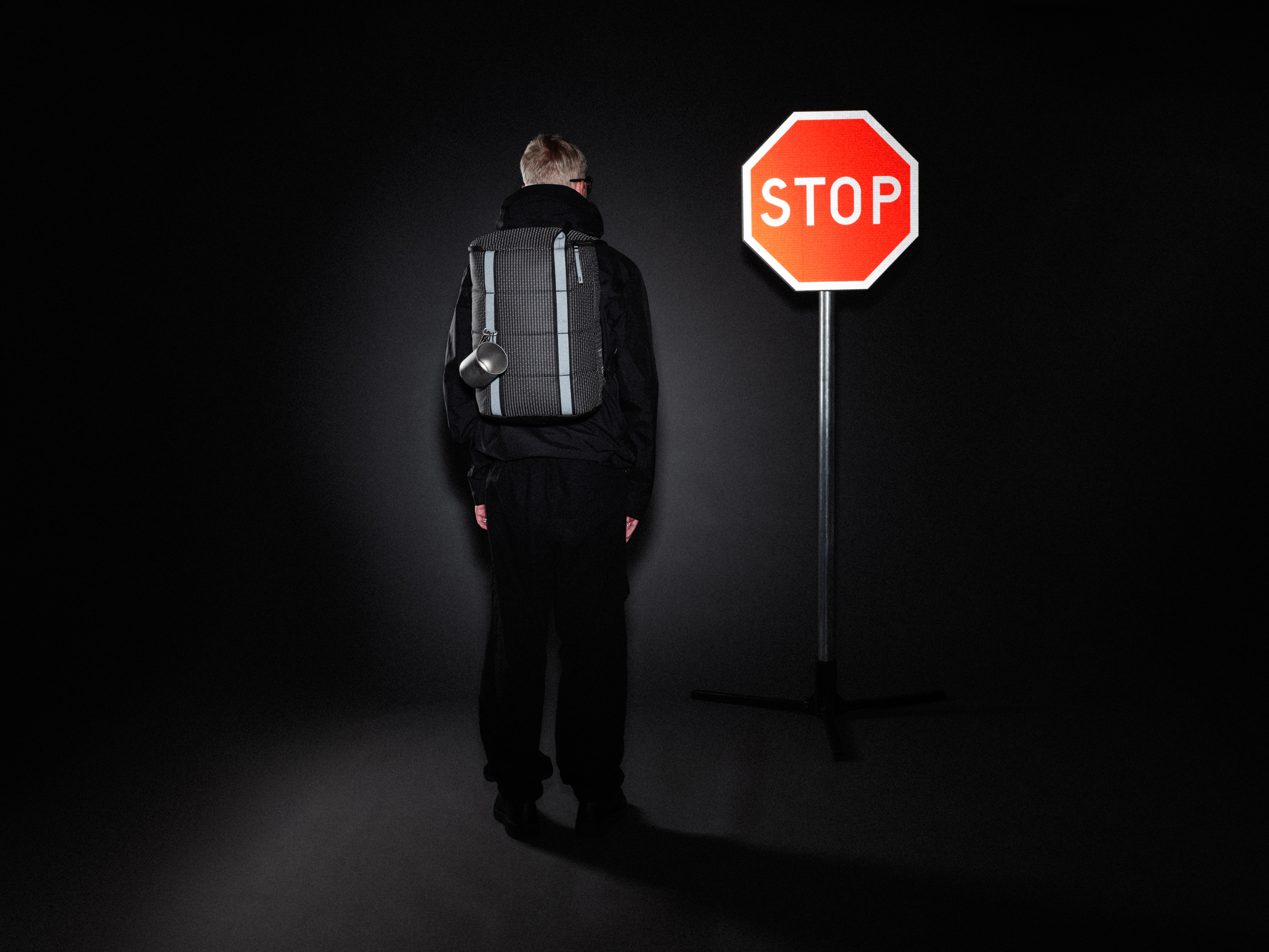 Db Hugger Backpack 25L -reppu, reflective black