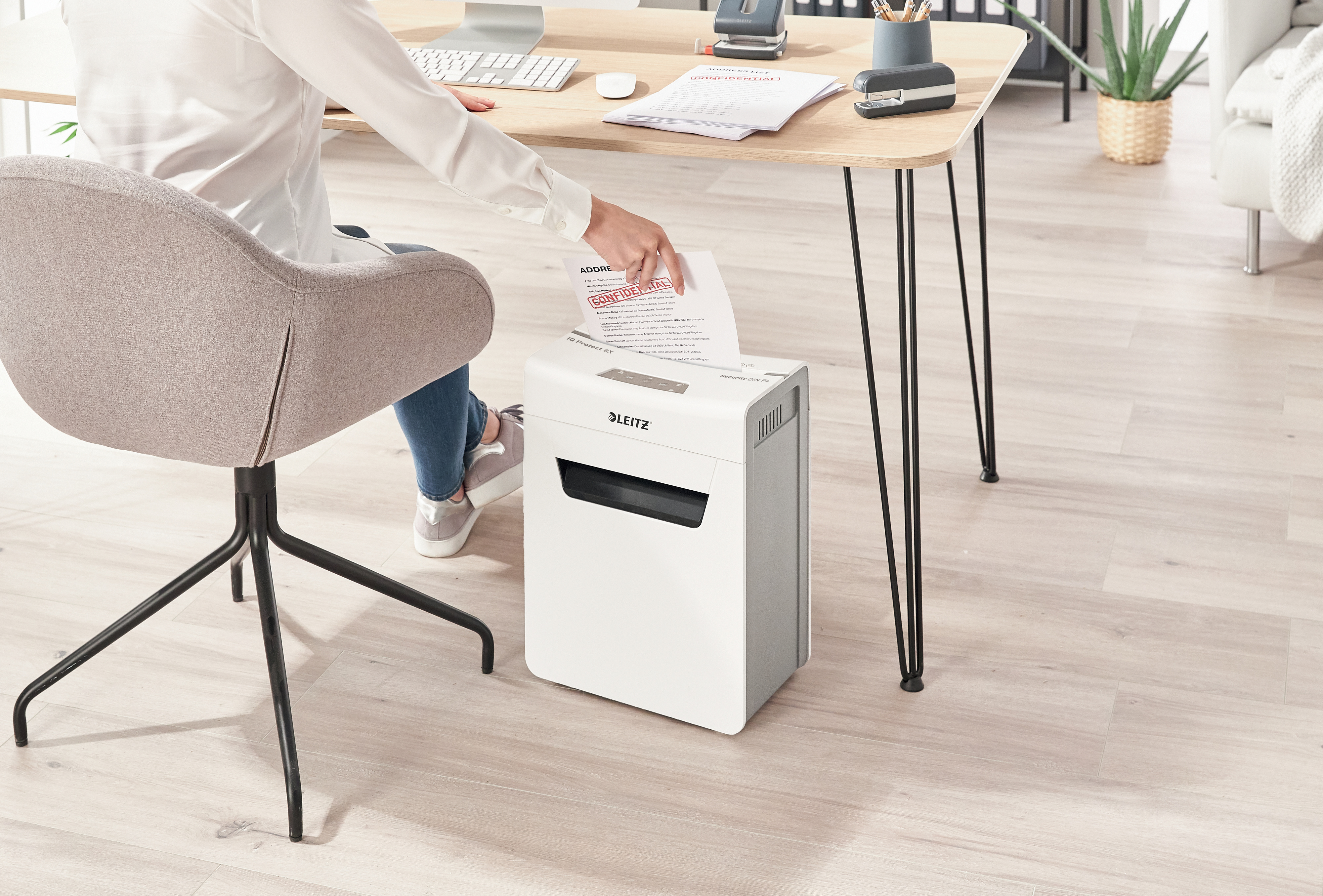 Leitz IQ Protect 8 -paperisilppuri, P4
