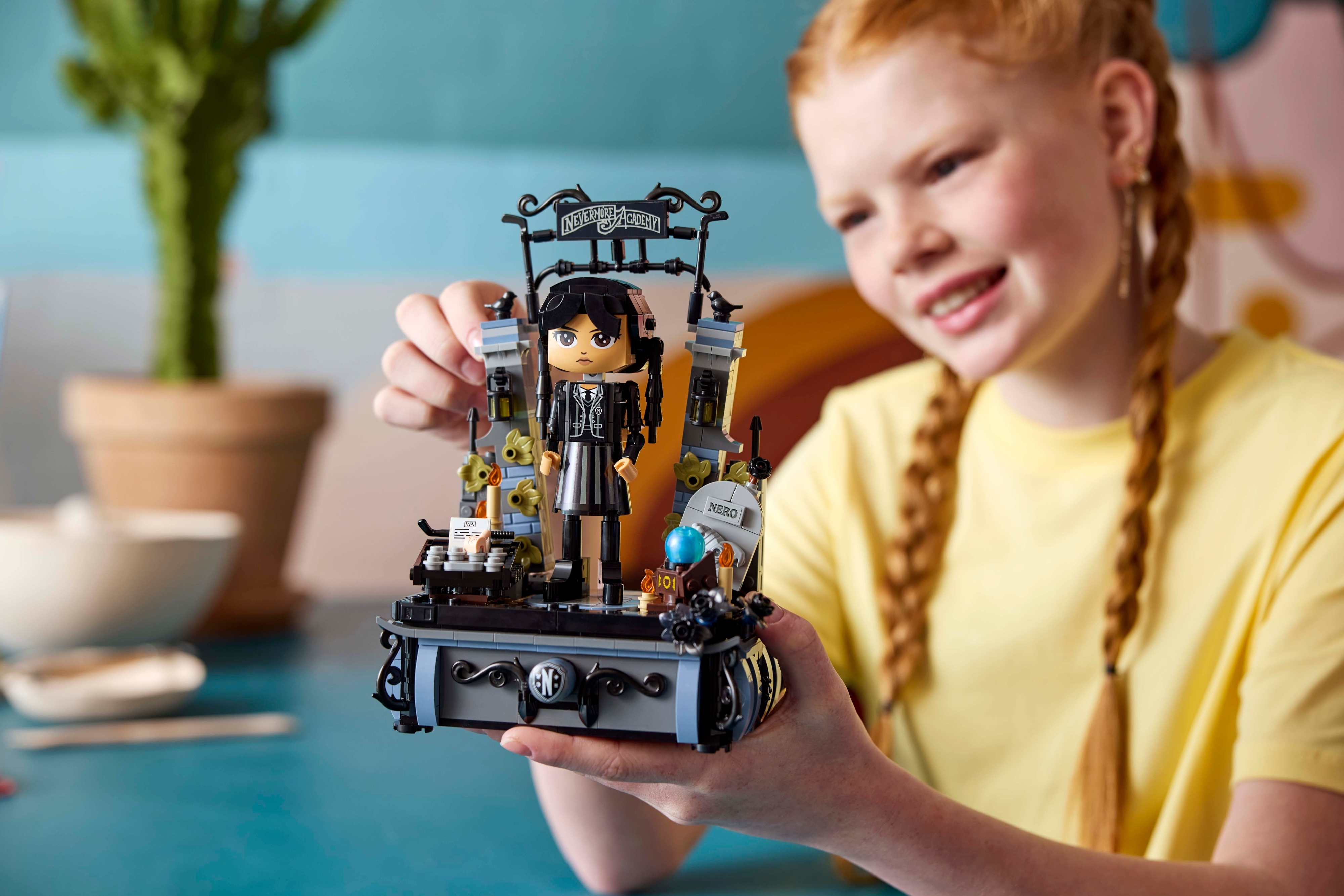 LEGO Wednesday 76780 – Wednesday Addams ‑hahmo