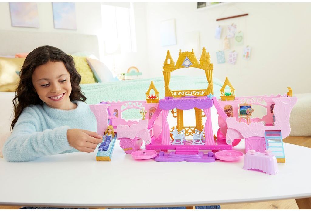 Disney Princess 2-in-1 - vaunuista linnaksi -leikkisetti