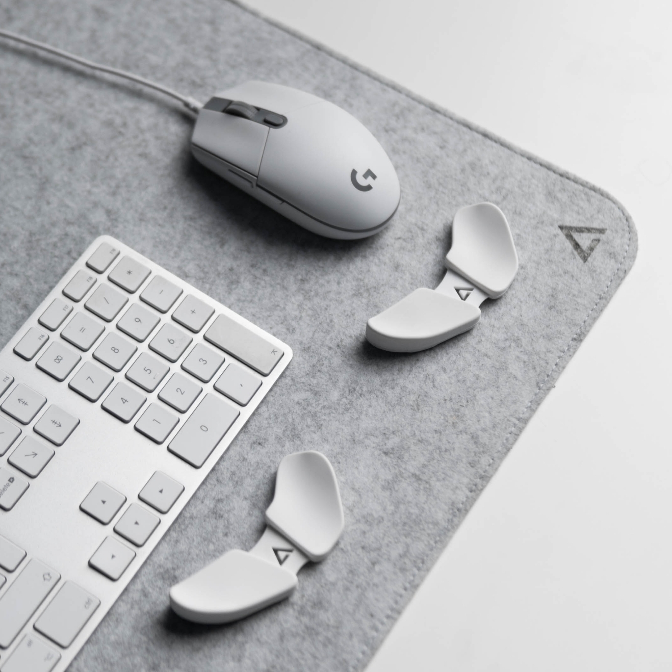 Deltahub Minimalistic Desk Pad hiirimatto, 45 x 80 cm, vaaleanharmaa