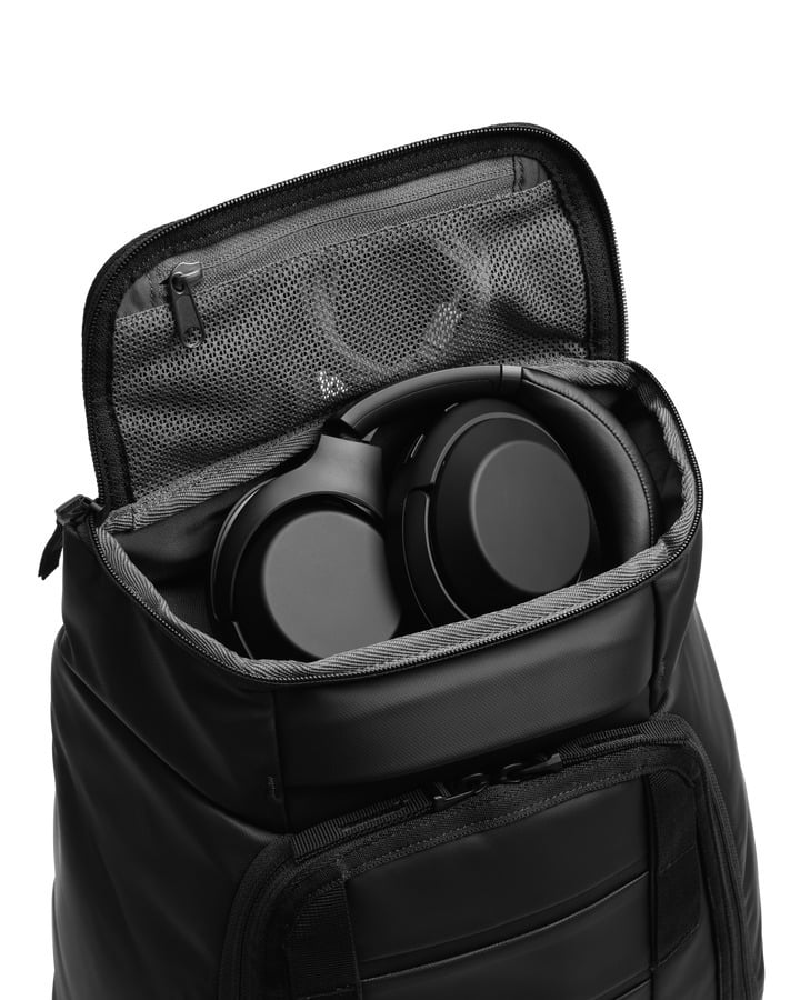Db Hugger Backpack 25L -reppu, black out