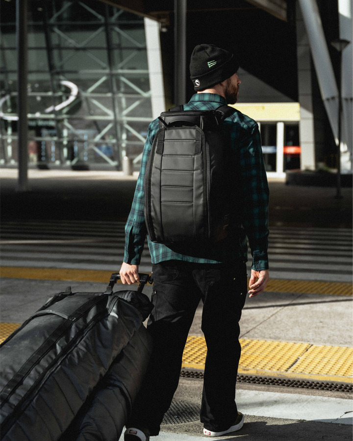 Db Hugger Backpack 30L -reppu, black out