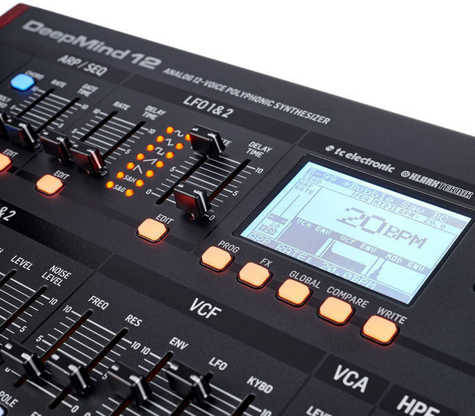 Behringer Deepmind 12D -analoginen syntetisaattori