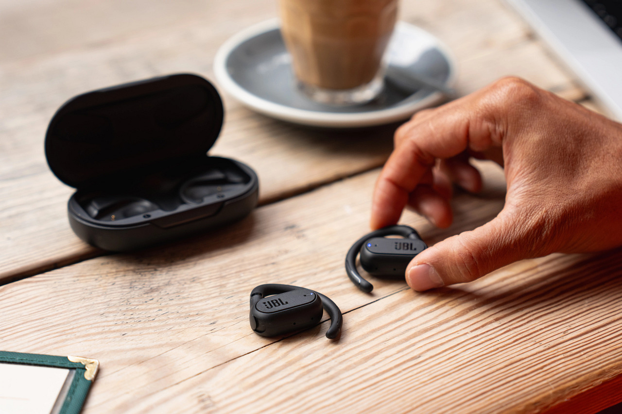 JBL Soundgear Sense langattomat urheilukuulokkeet, musta