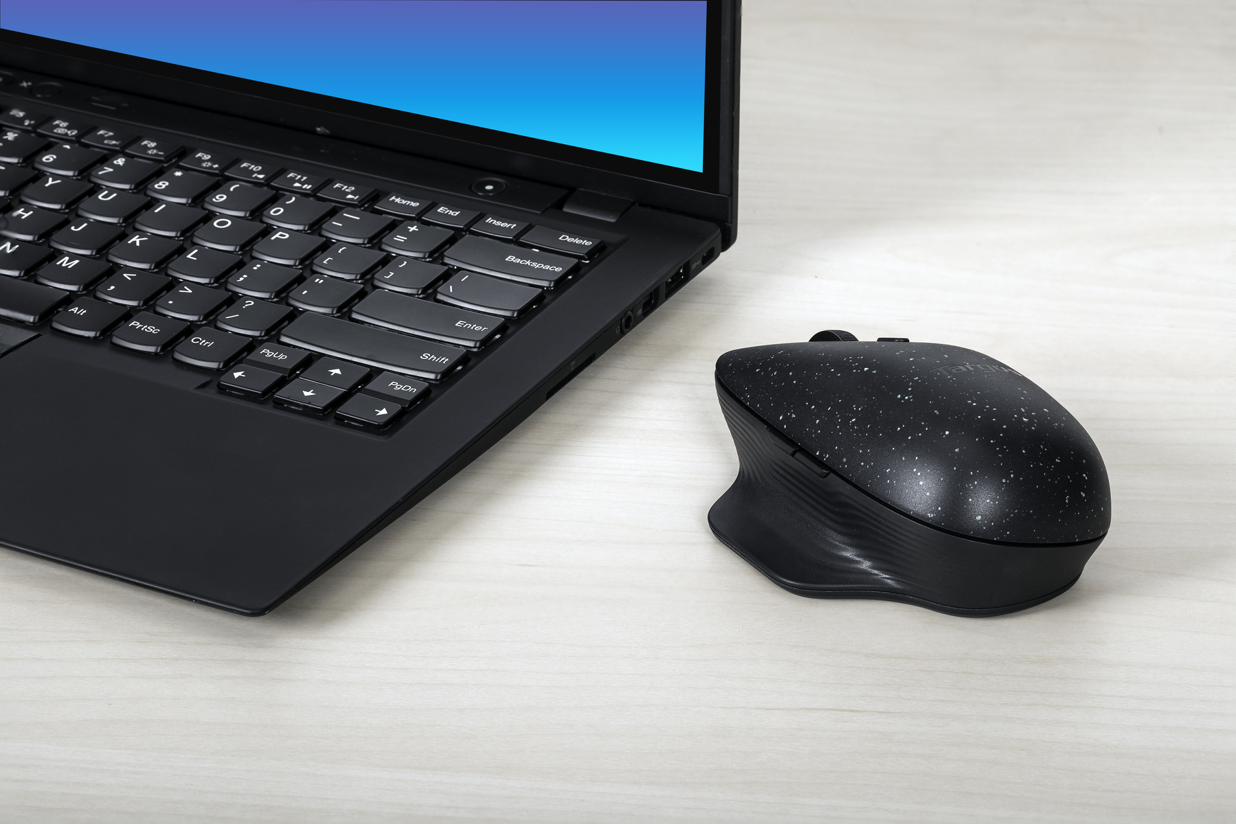 Denon PerL Pro True Wireless vastamelunappikuulokkeet, musta