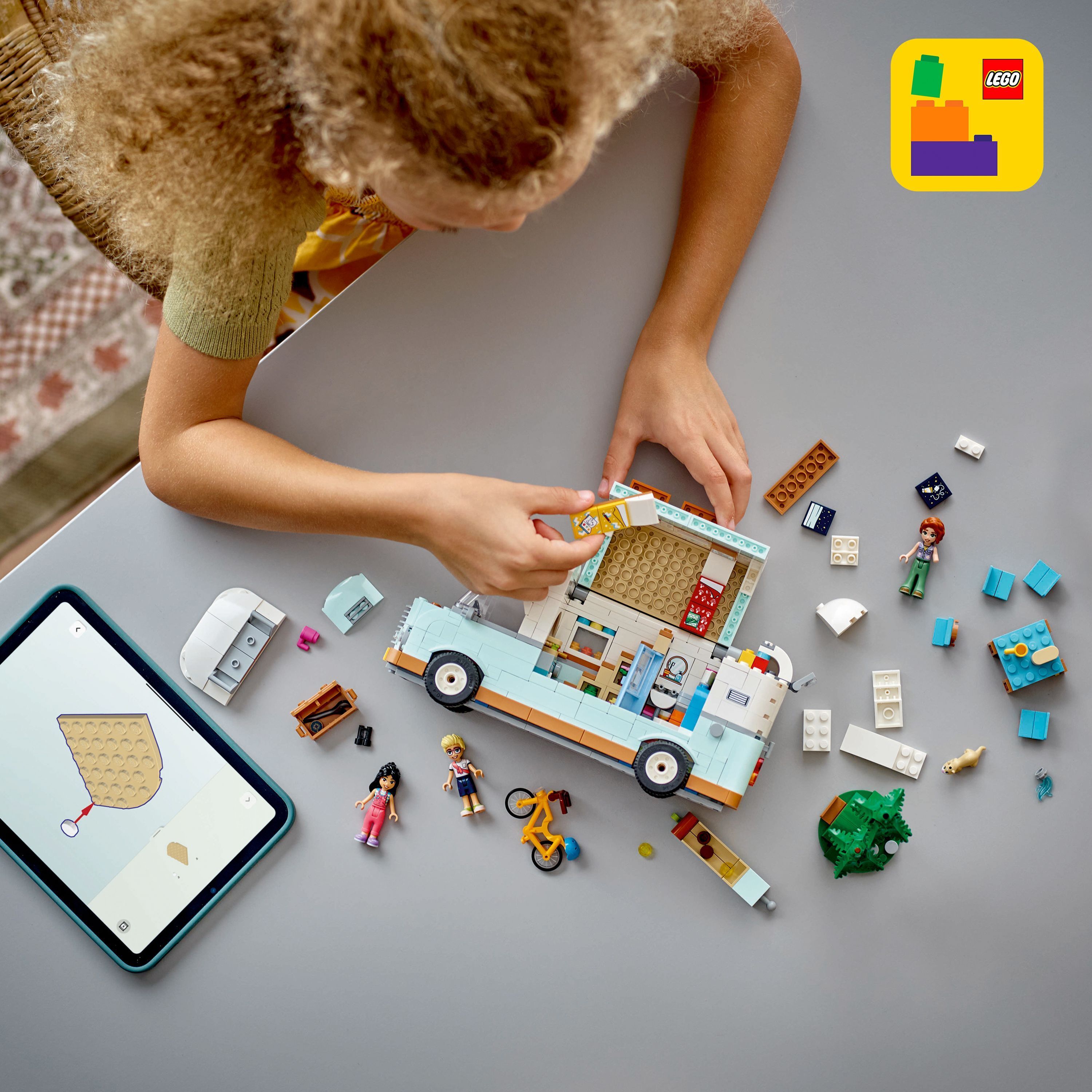LEGO Friends 42663 – Ystävien seikkailu matkailuautolla