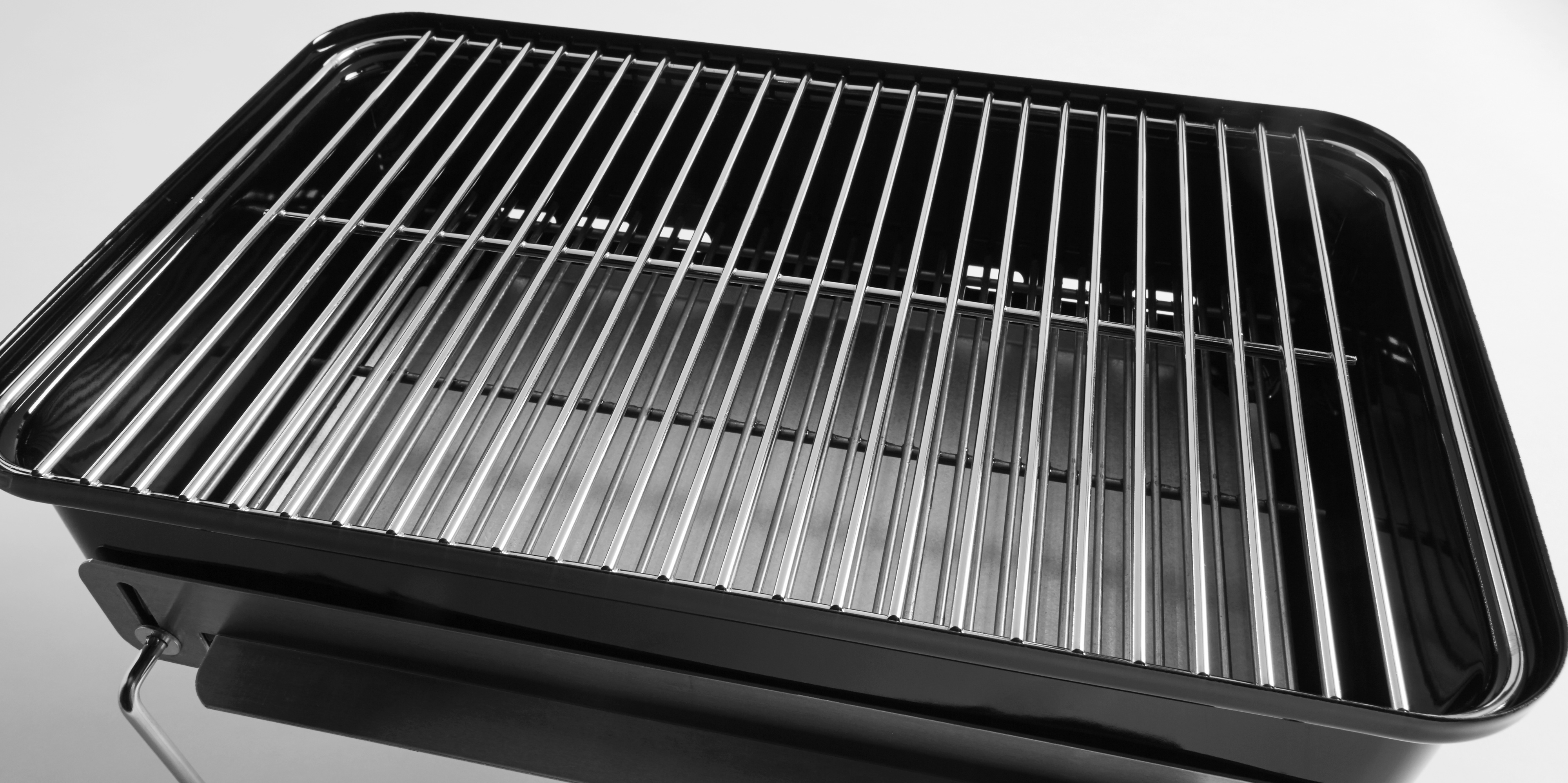 Weber Go-Anywhere -matkagrilli, hiilikäyttöinen, musta