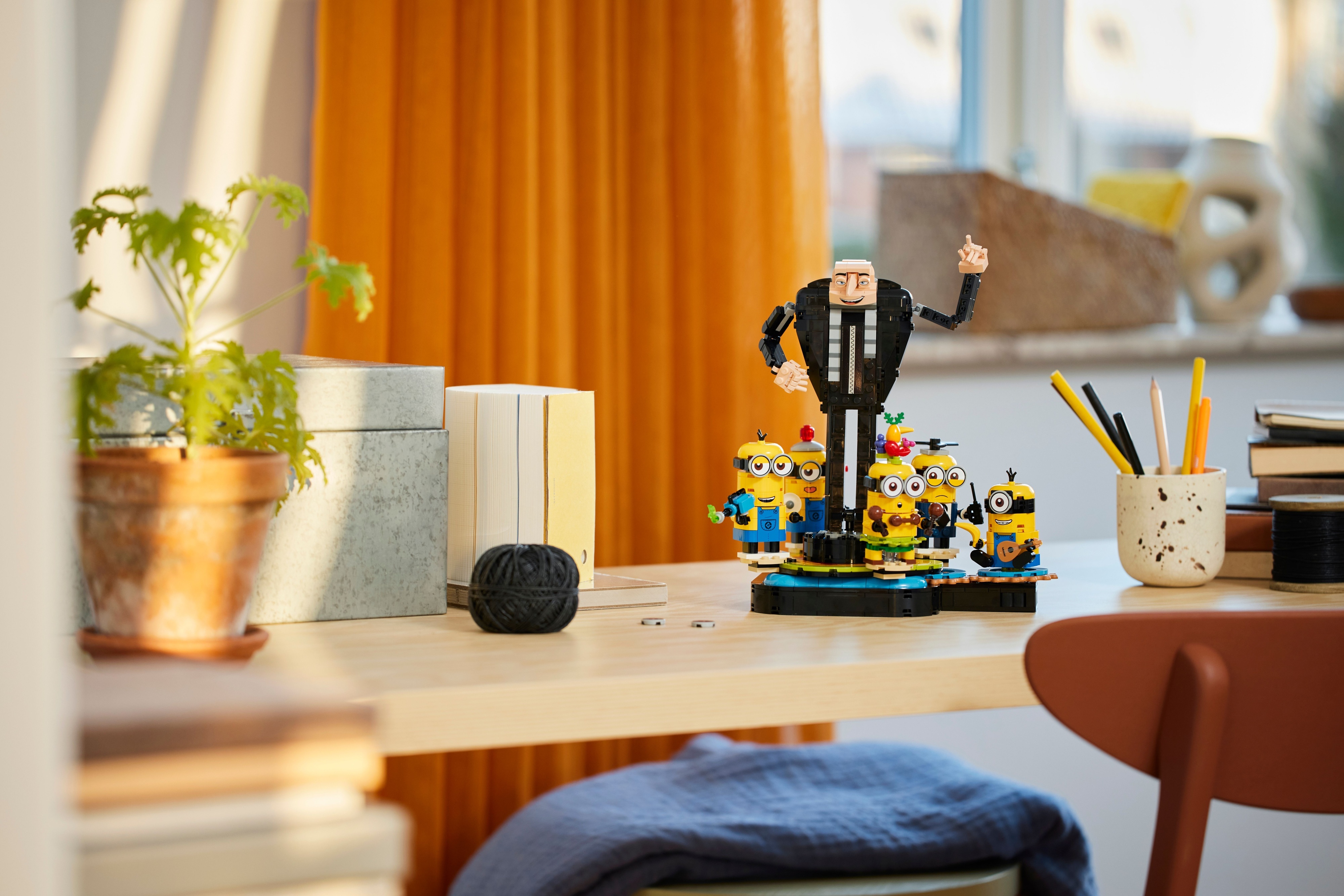 LEGO Minions 75582  - Palikoista rakennettavat Gru ja kätyrit