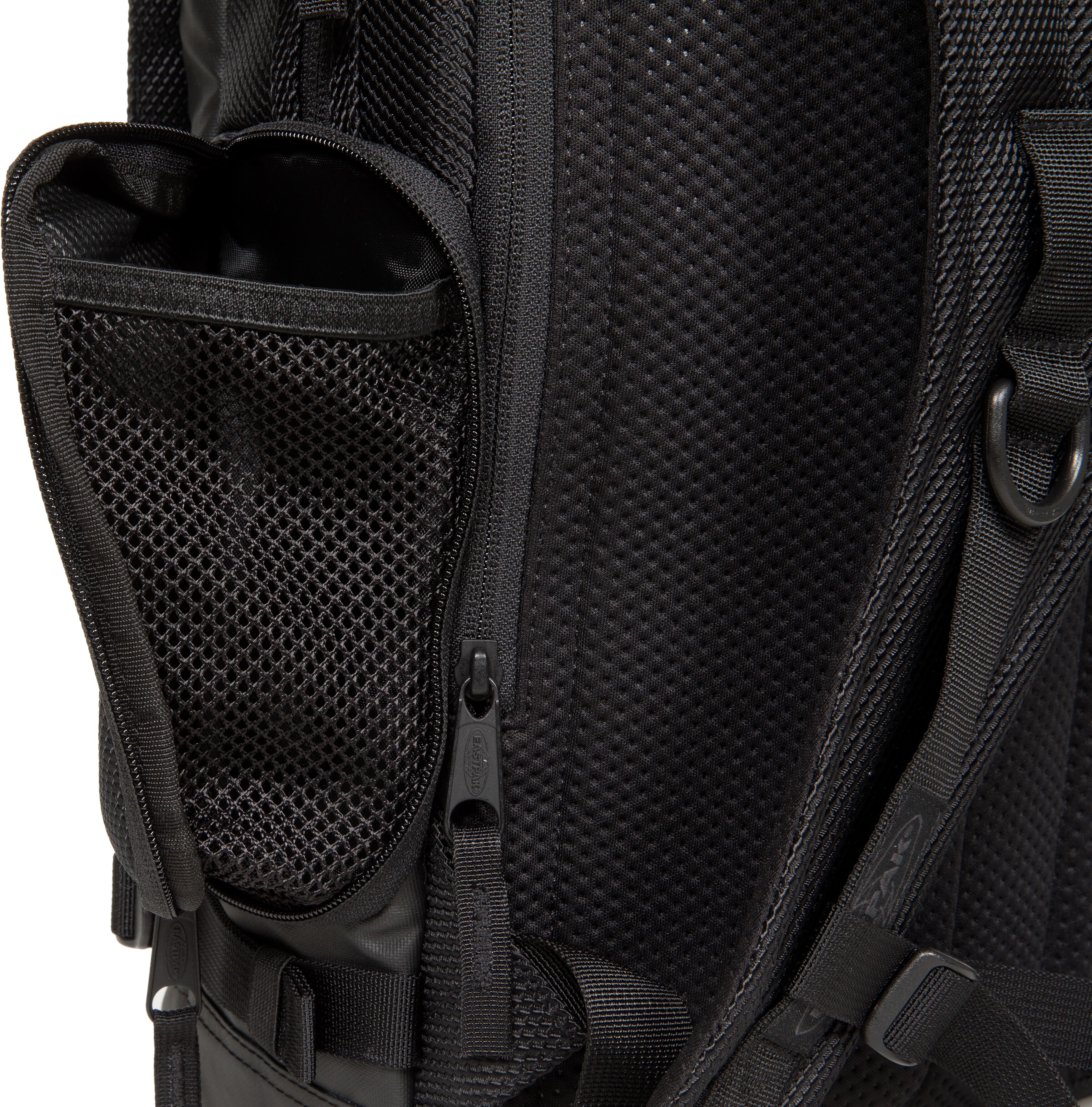 Eastpak TECUM M Cnnct Coat -reppu, musta