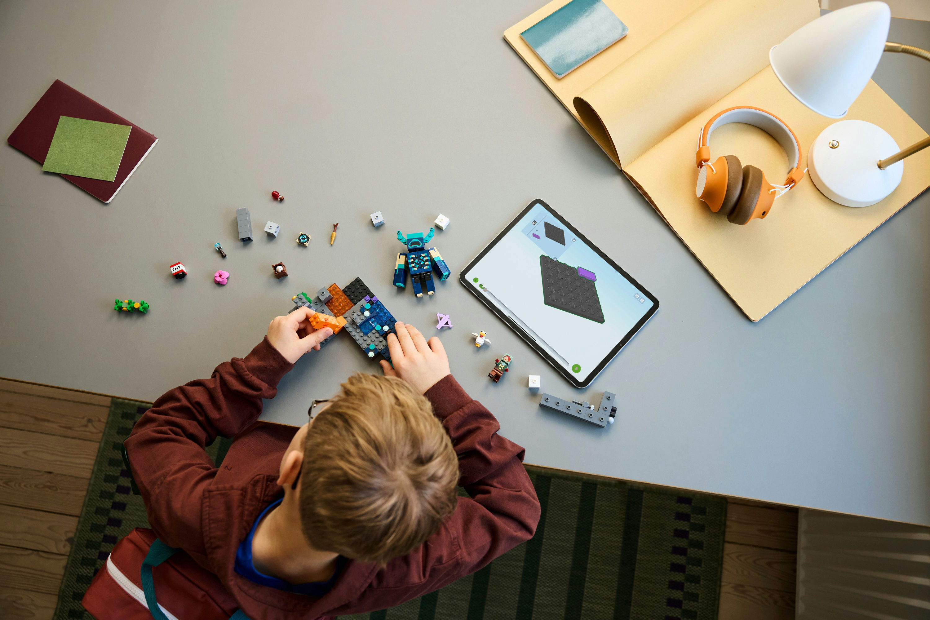 LEGO Bluey 11201 Blueyn ja Katin hupihetket leikkikentällä