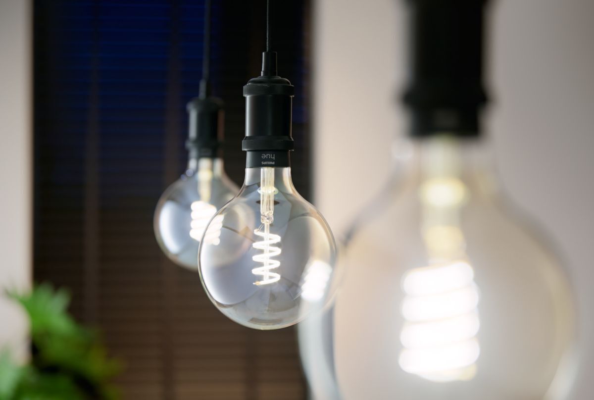 Philips Hue -filamenttiälylamppu, White ambiance, Filament Globe, E27, 9,5 cm