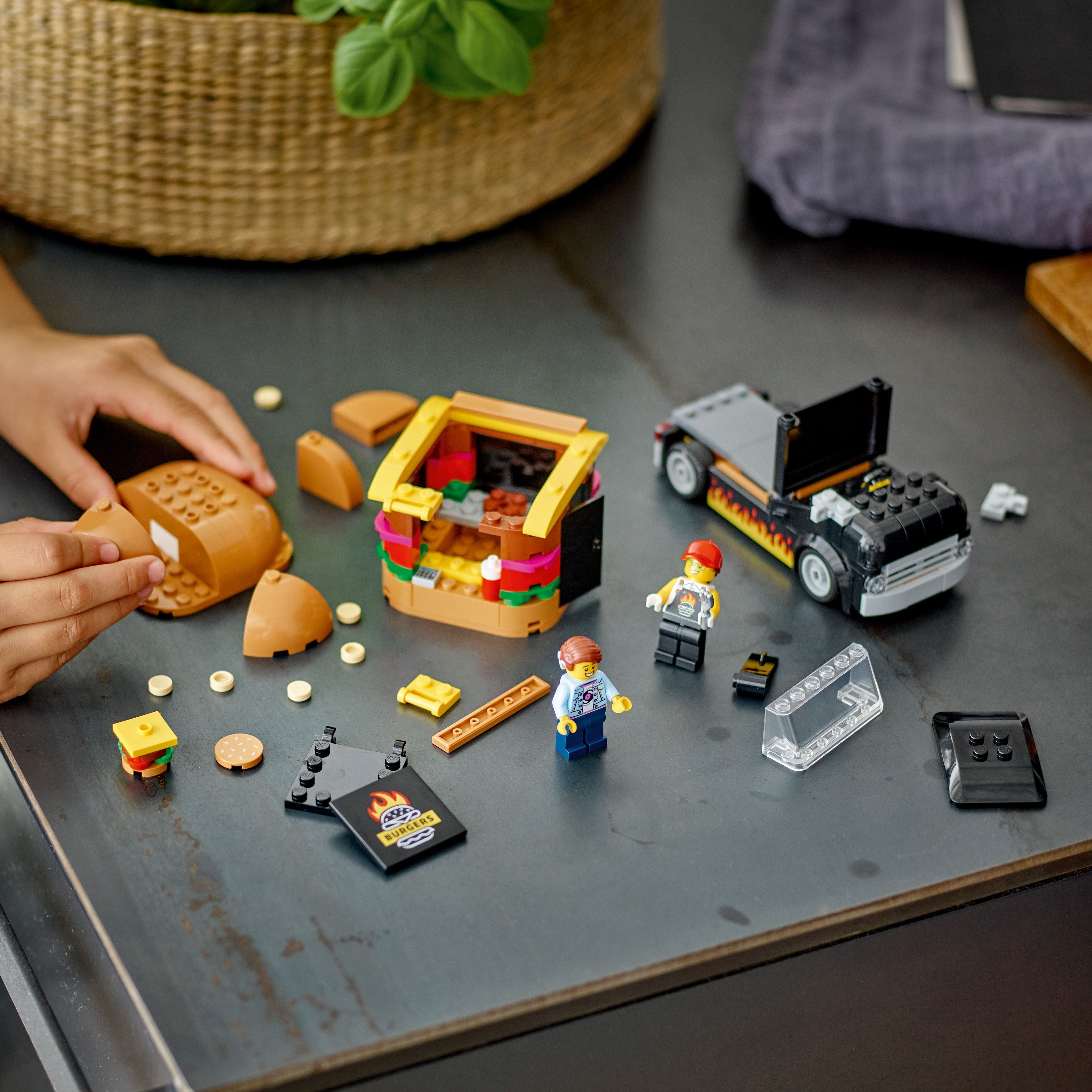 LEGO City Great Vehicles 60404  - Hampurilaisauto