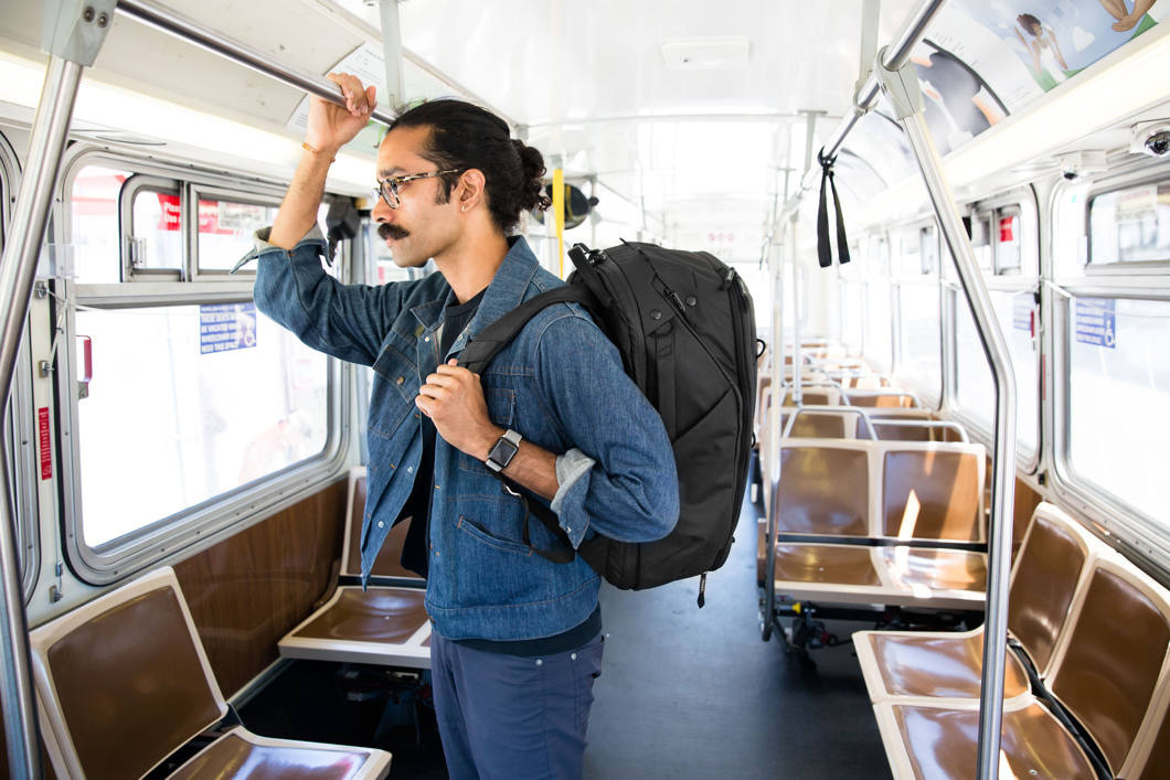 Peak Design Travel Backpack 45L -päiväreppu, musta