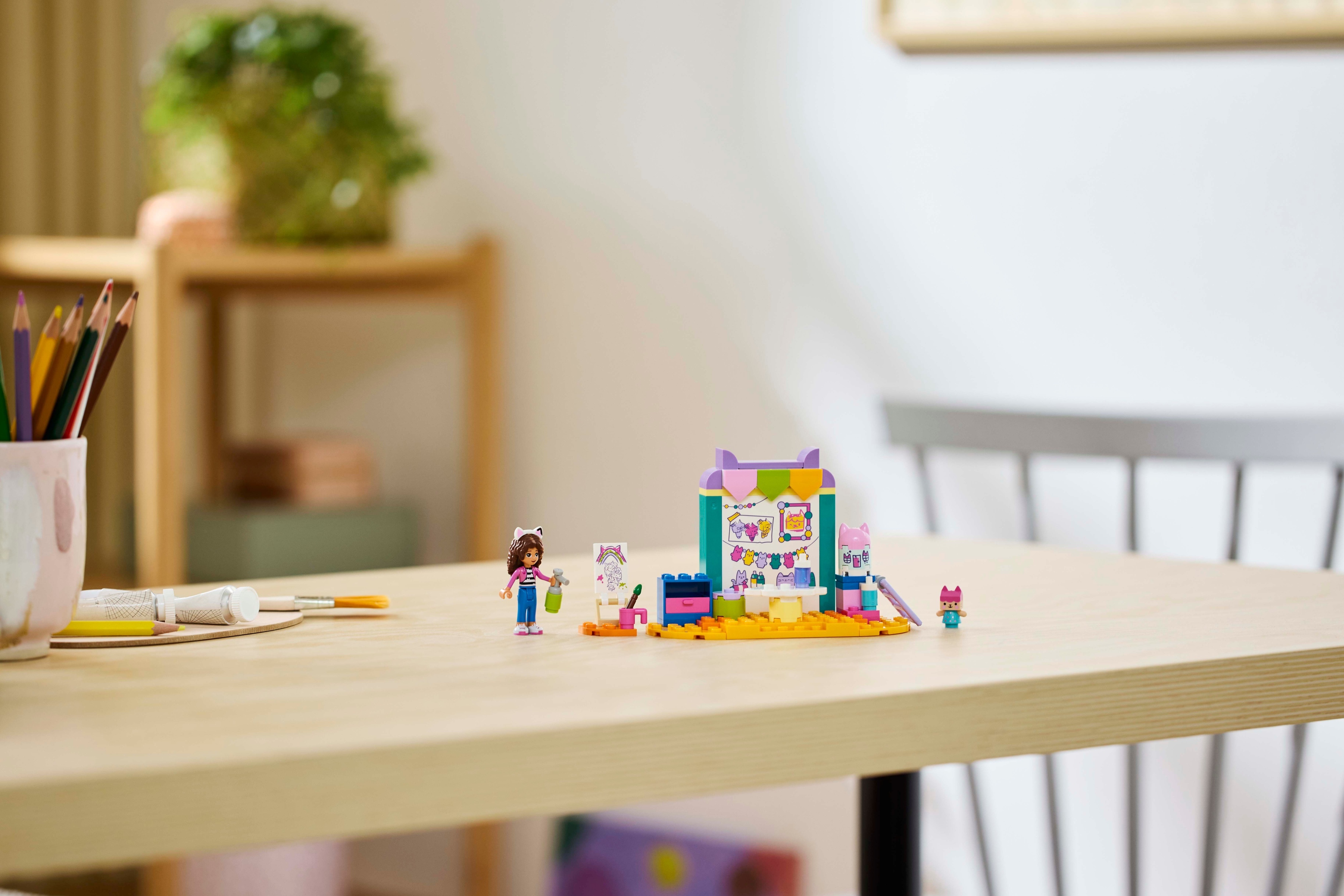 LEGO Gabbyn Nukketalo 10795  - Askartelua Boksivauvan kanssa