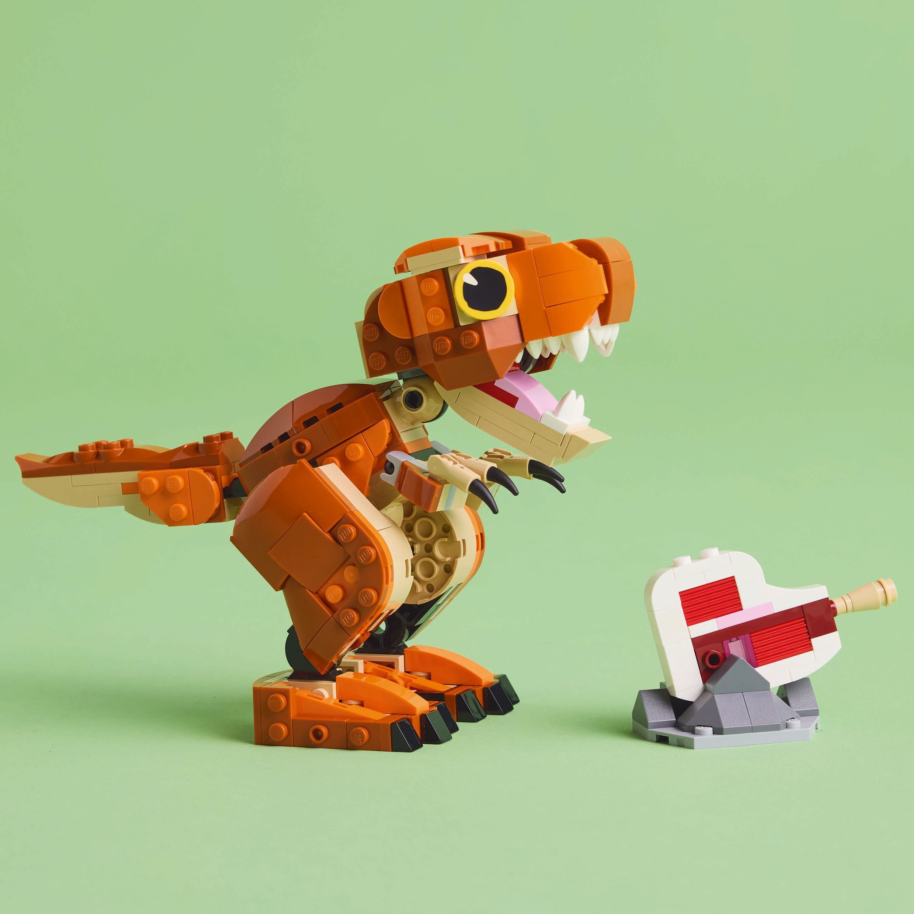 LEGO Jurassic World 76967 – Pikku ahmatti: T. rex