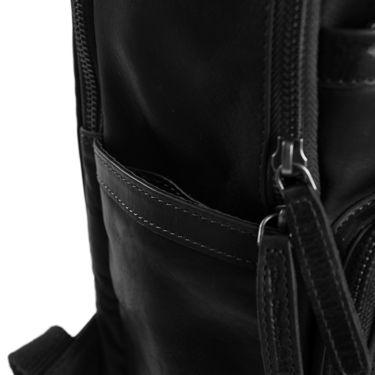 The Chesterfield Brand Austin -reppu 14" kannettavalle tietokoneelle, musta