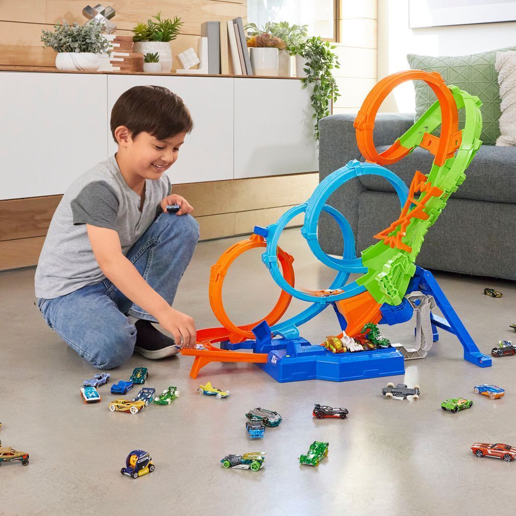 Hot Wheels Action 4-loop Crash Out -autorata