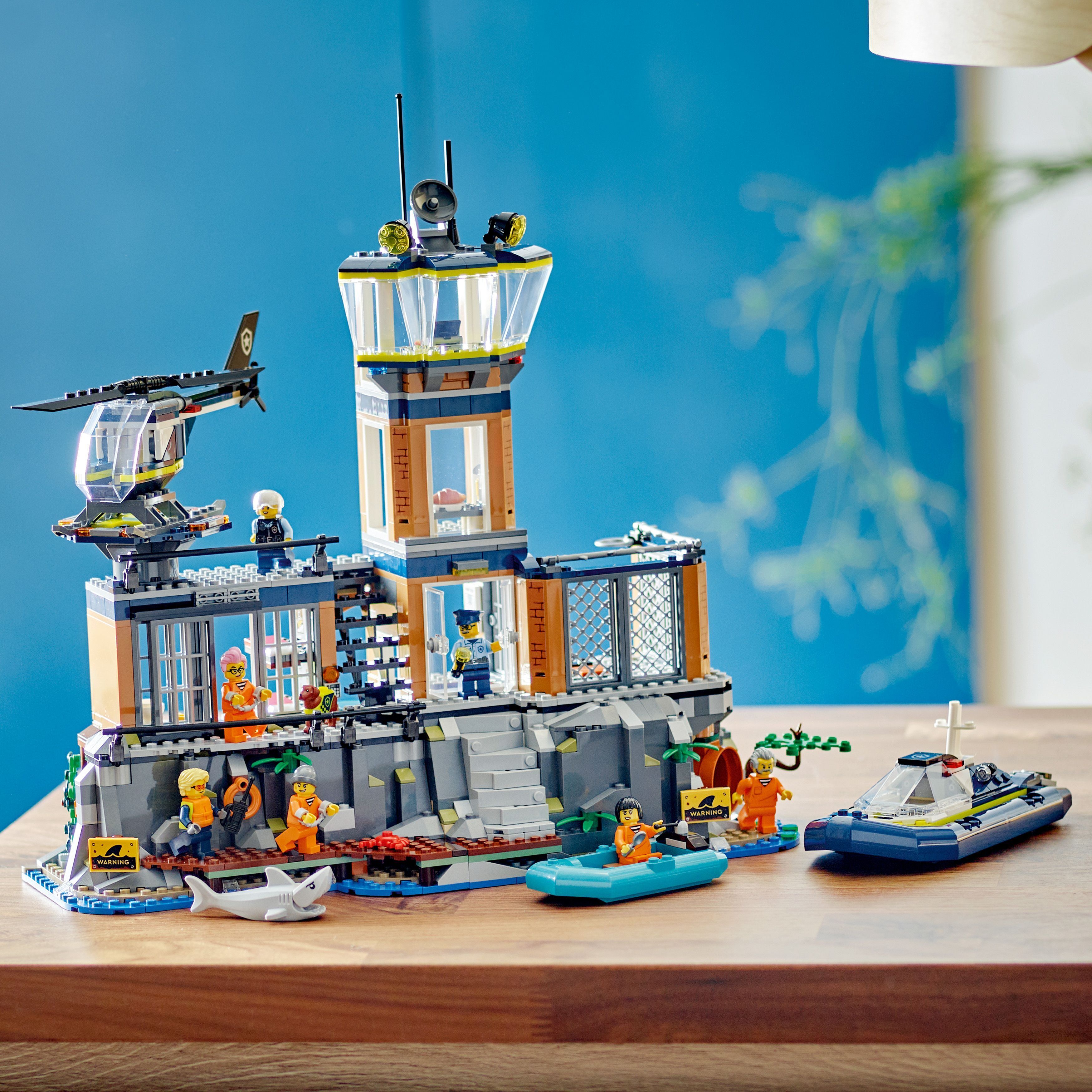 LEGO City Police 60418  - Poliisin rikoslaboratorioauto