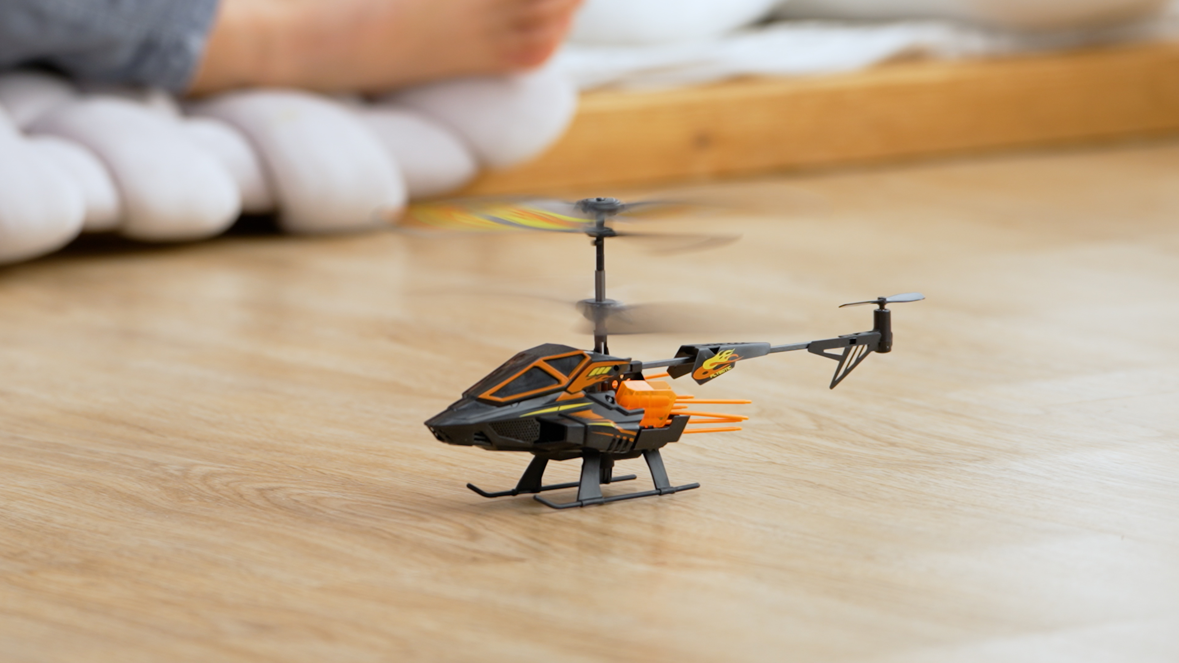 Flybotic Hover Blast - kauko-ohjattava helikopteri