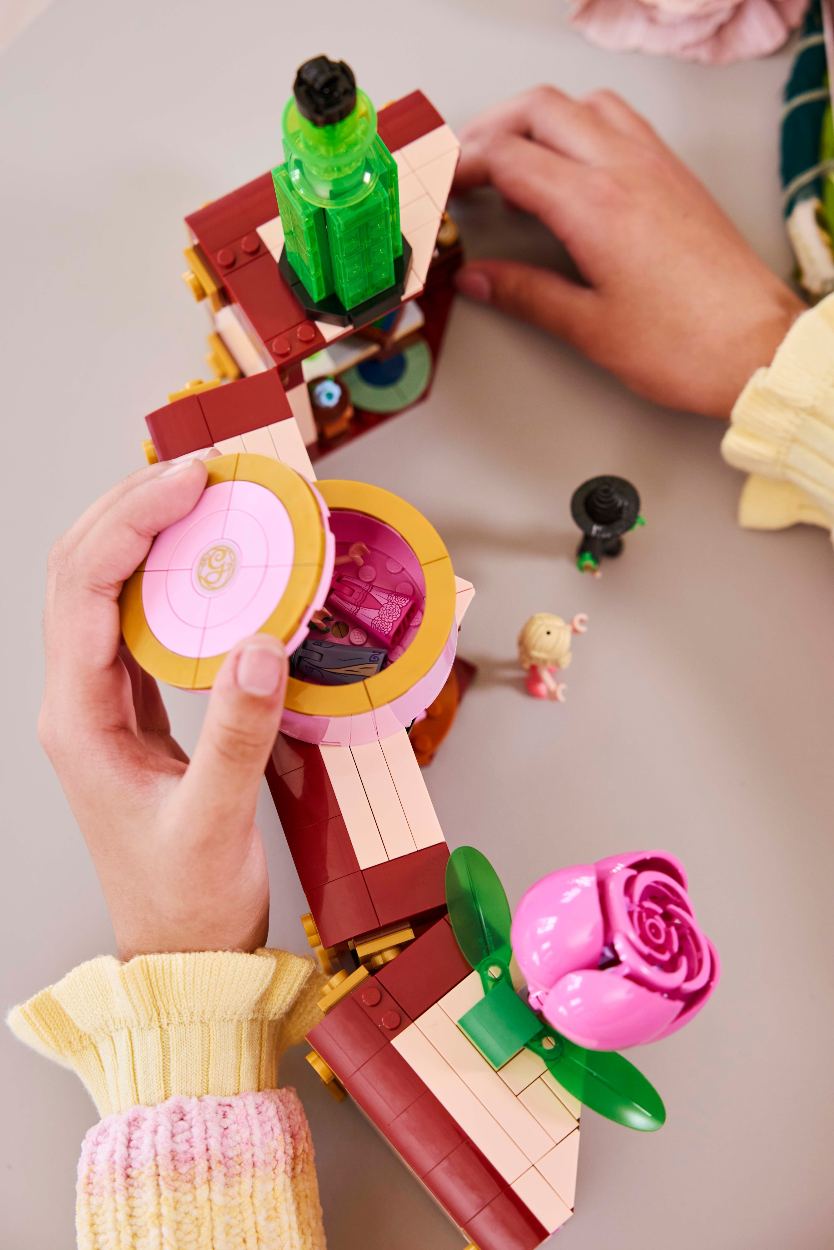 LEGO Wicked 75682 – Elphaban ja Glindan hahmot