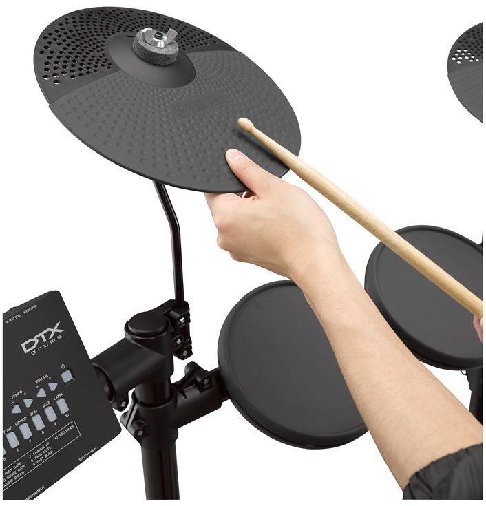 Yamaha DTX402K sähkörumpusetti