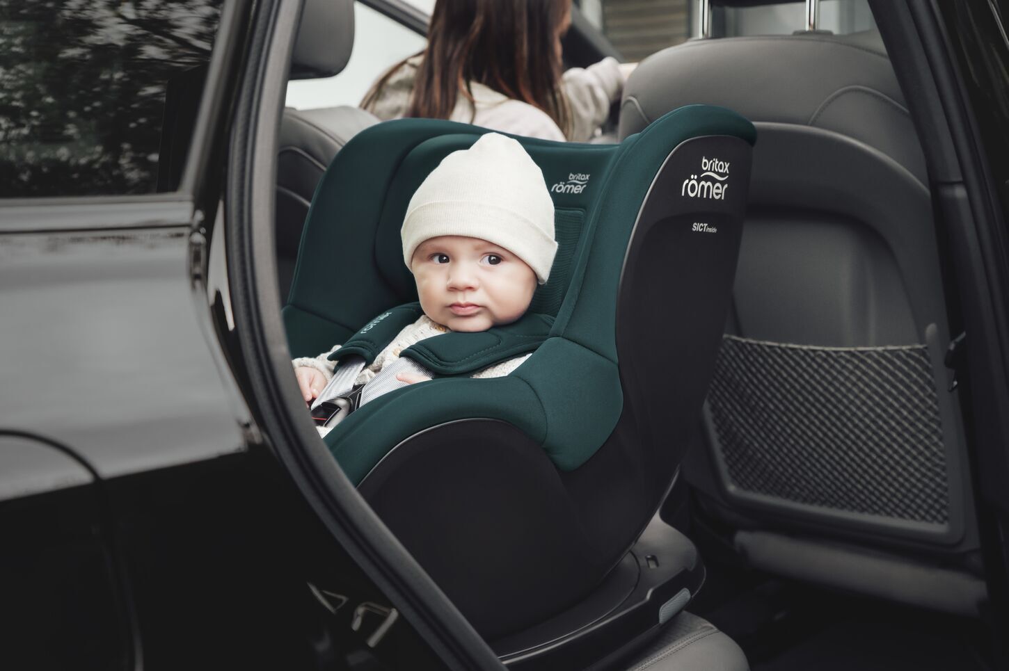 BRITAX RÖMER DUALFIX PRO M -turvaistuin, 61 cm - 105 cm, Space Black