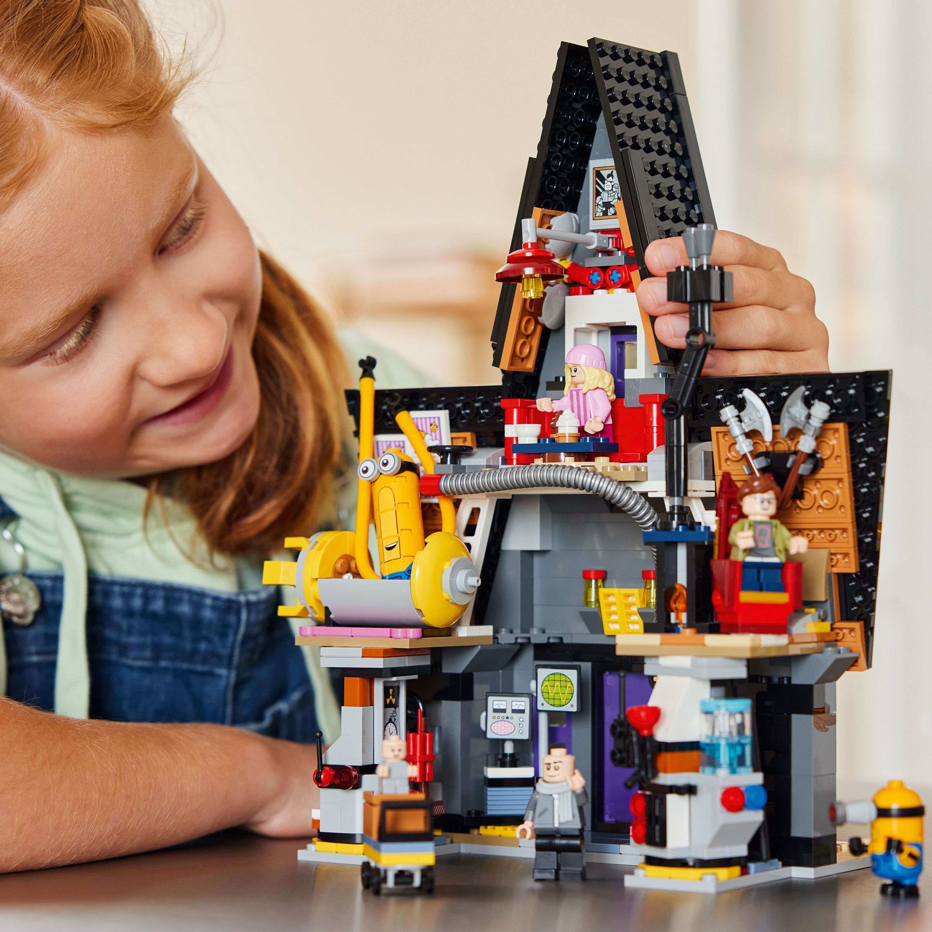 LEGO Minions 75583  - Kätyrien ja Grun kotitalo