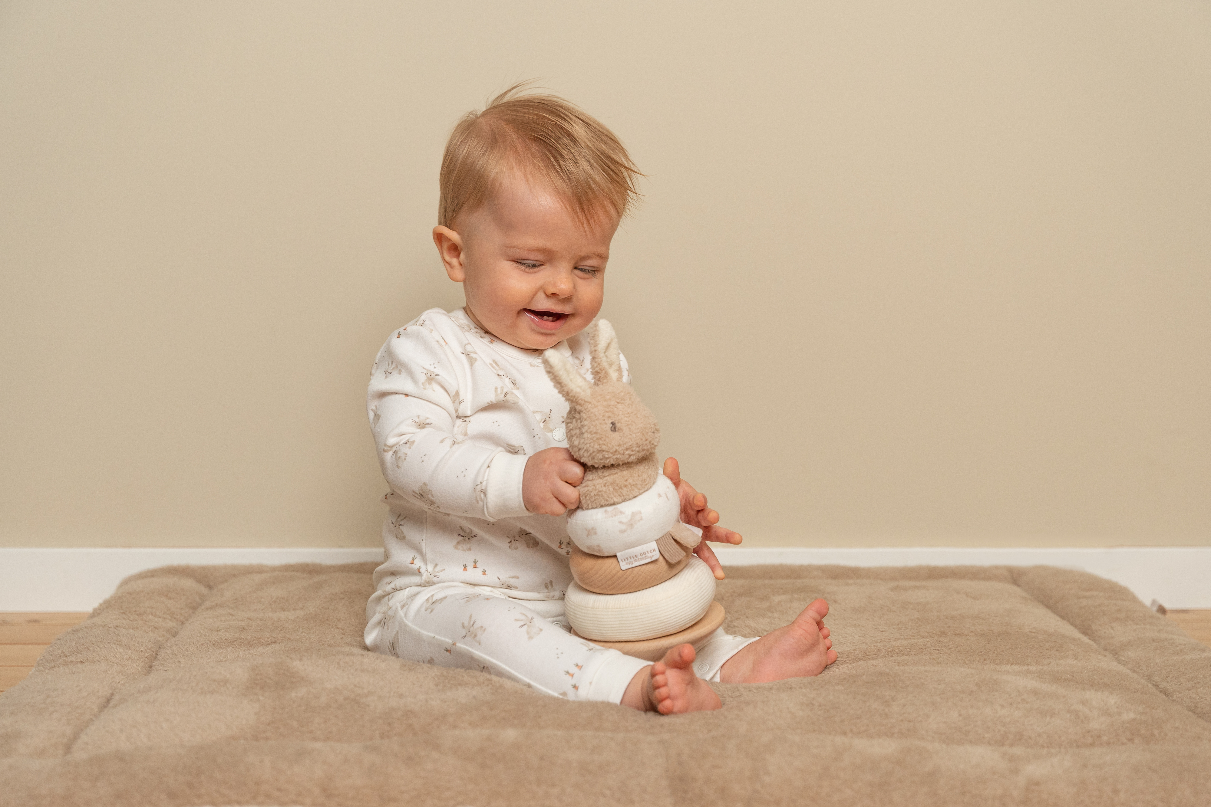 Little Dutch Baby Bunny - pinottava torni