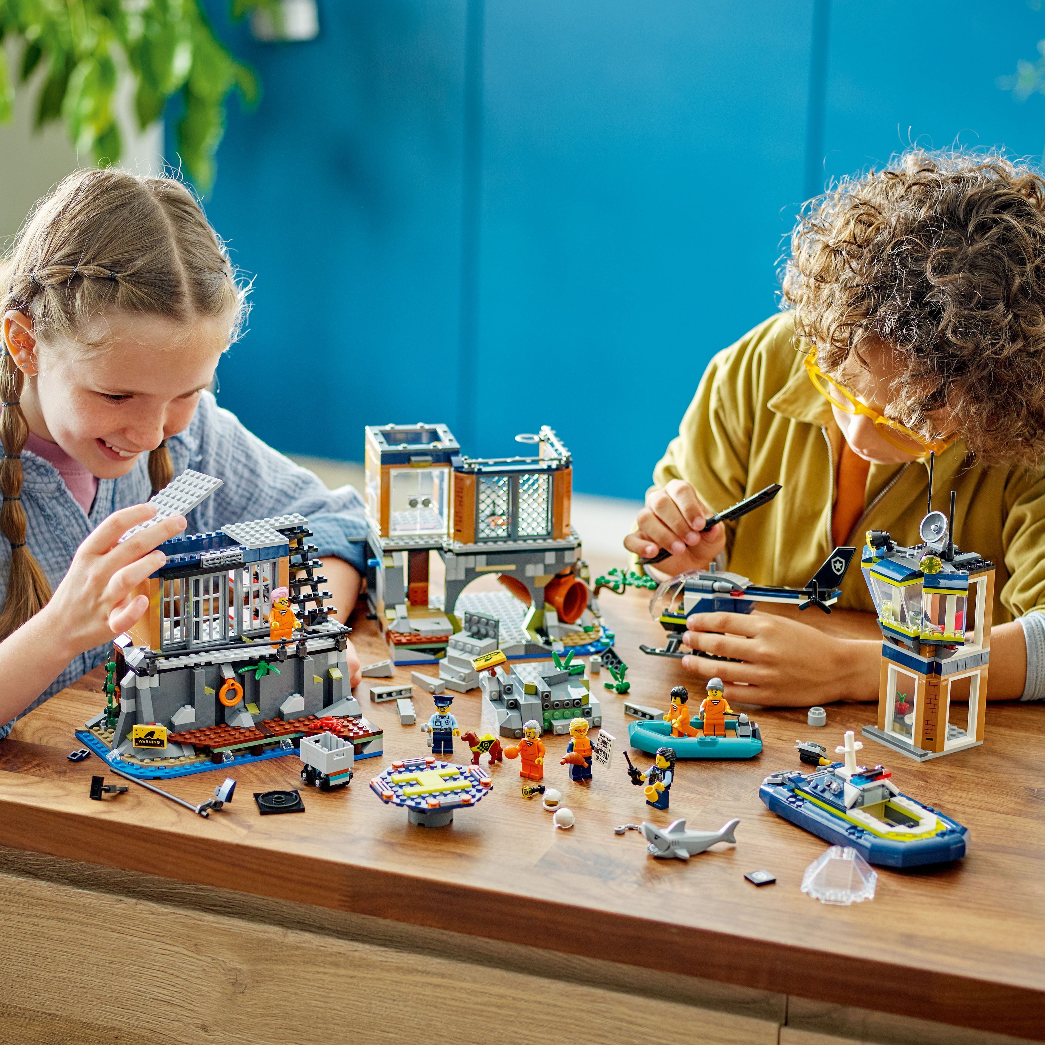 LEGO City Police 60418  - Poliisin rikoslaboratorioauto