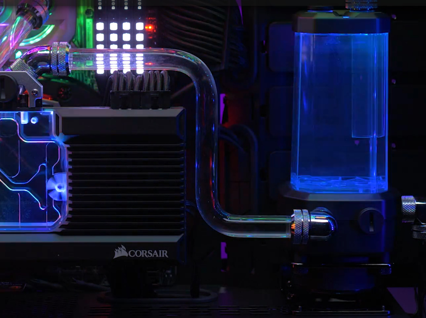 Corsair Hydro X Series XD5 RGB Pump/Reservoir Combo -pumppu/säiliö, musta