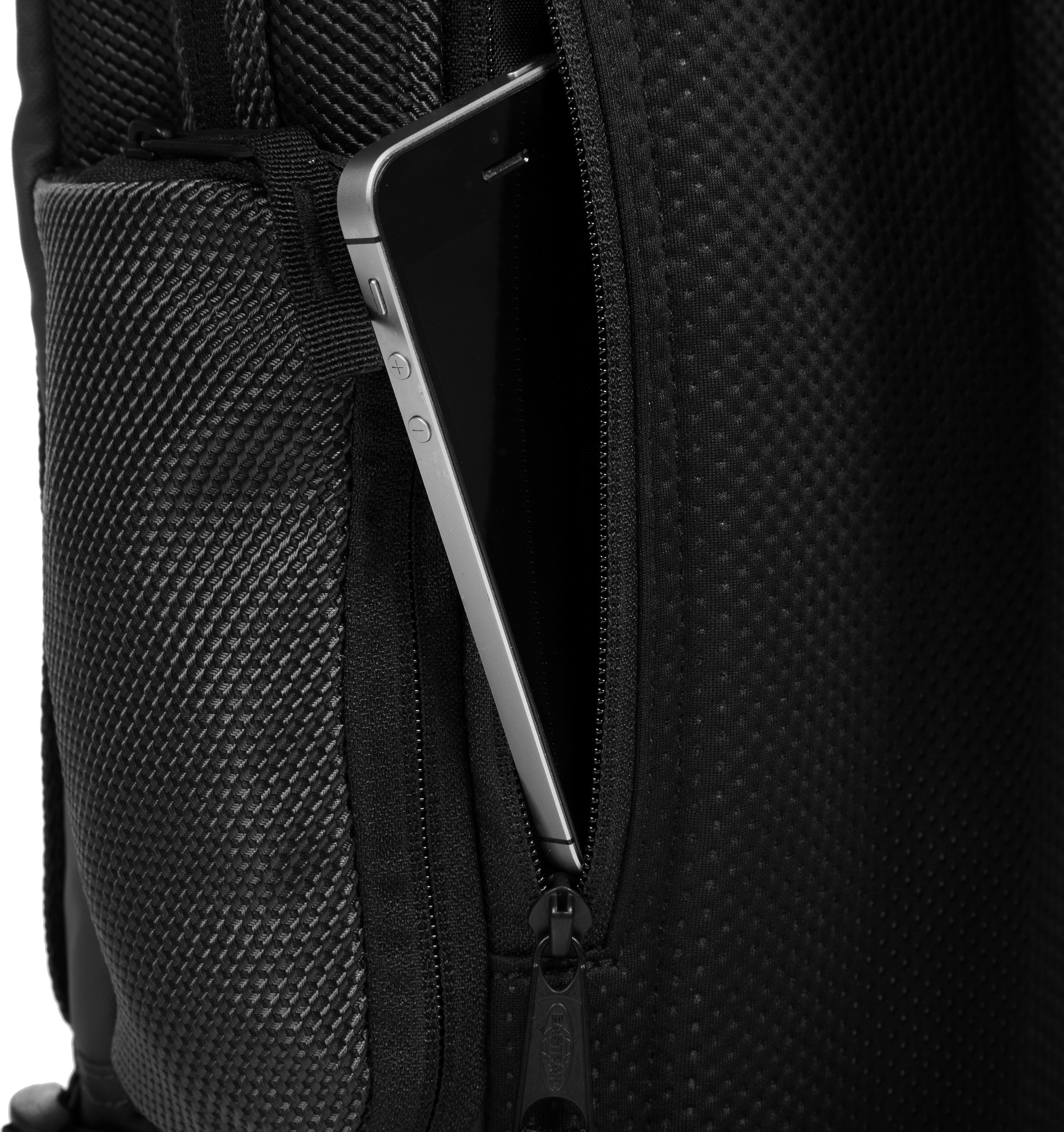 Eastpak TECUM M Cnnct Coat -reppu, musta