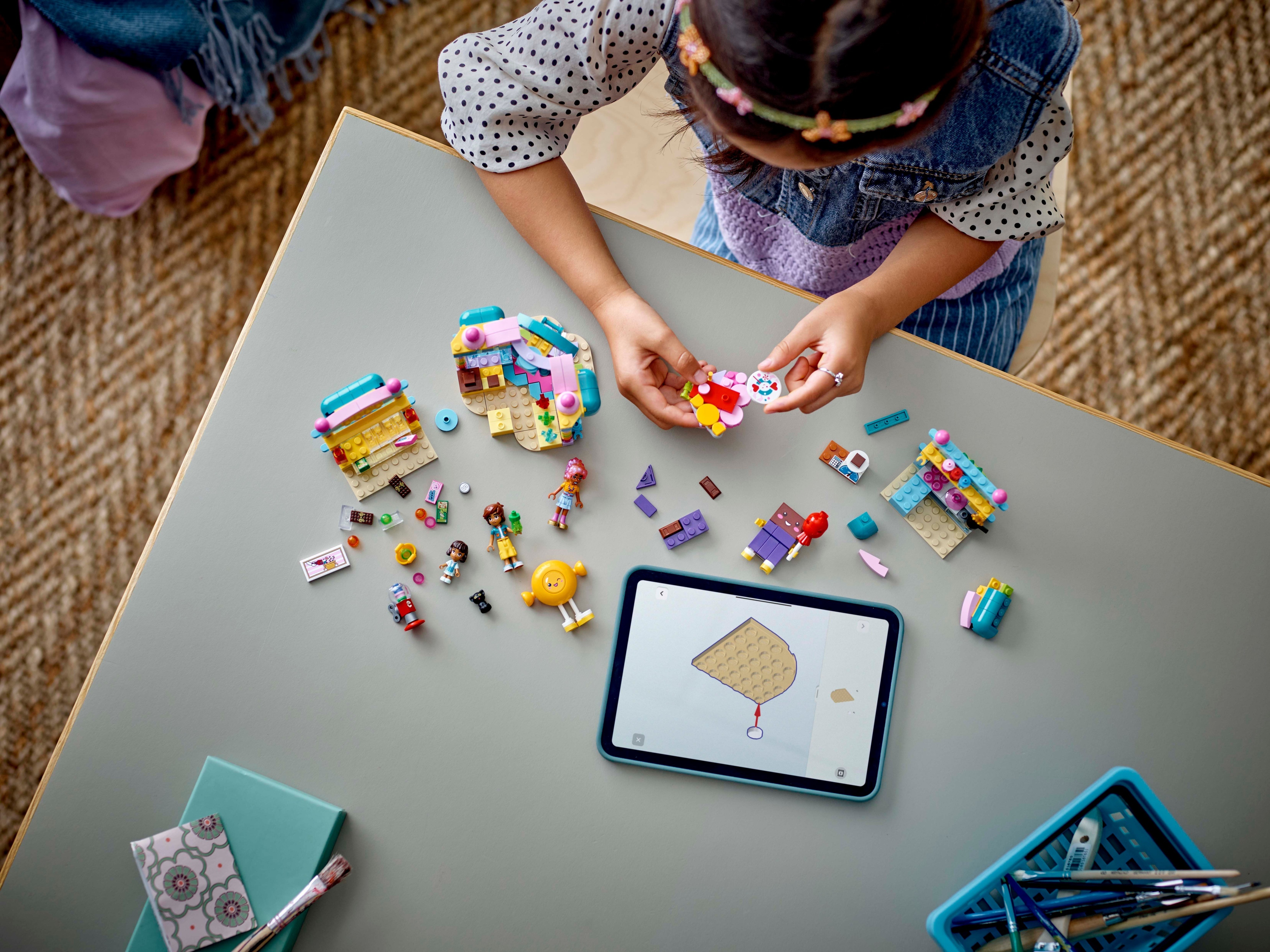 LEGO Friends 42649 – Heartlake Cityn karkkikauppa