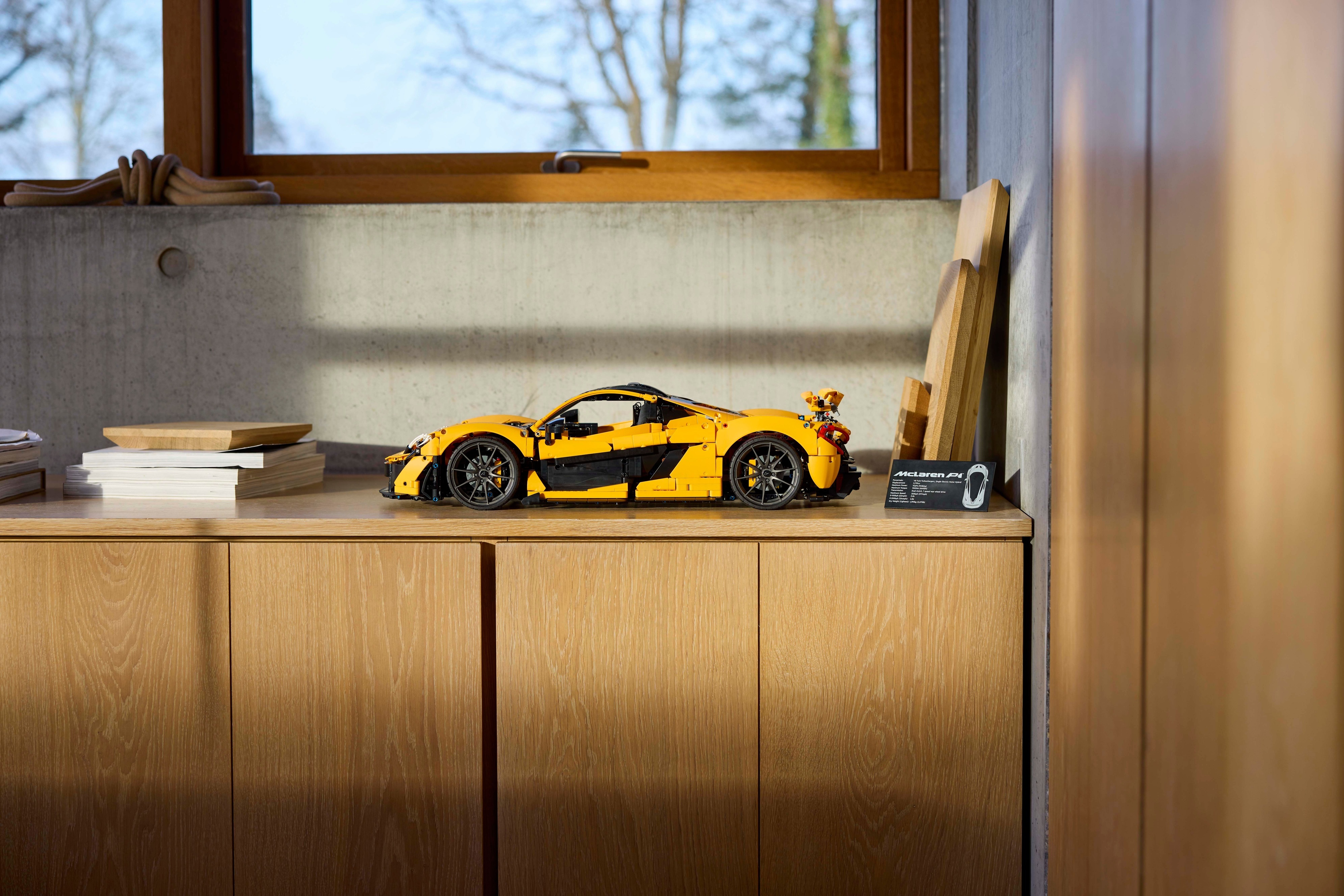 LEGO Technic 42172  - McLaren P1™