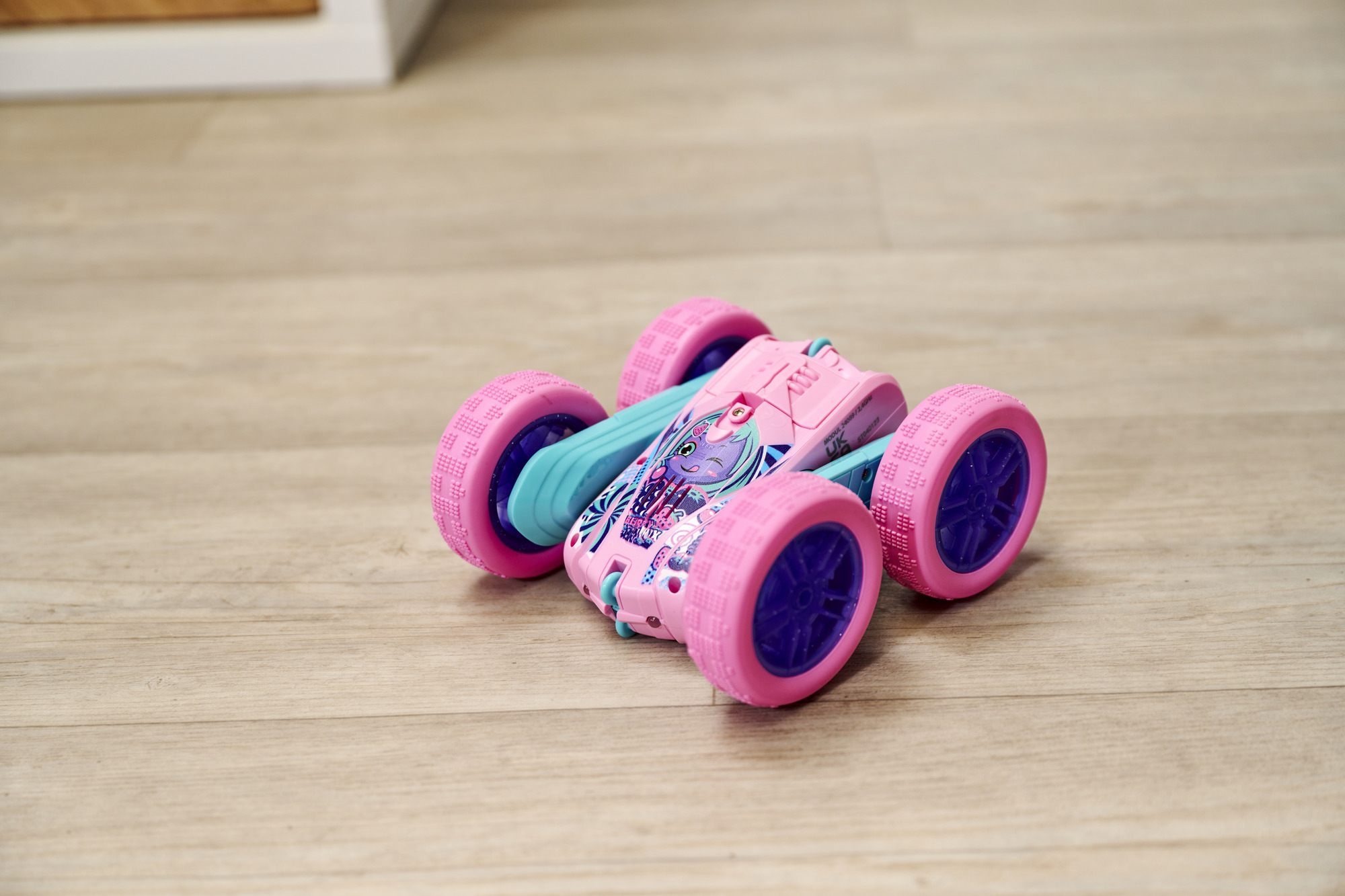 Dickie Toys RC Berry Shaker -radio-ohjattava auto, 16 cm, RTR