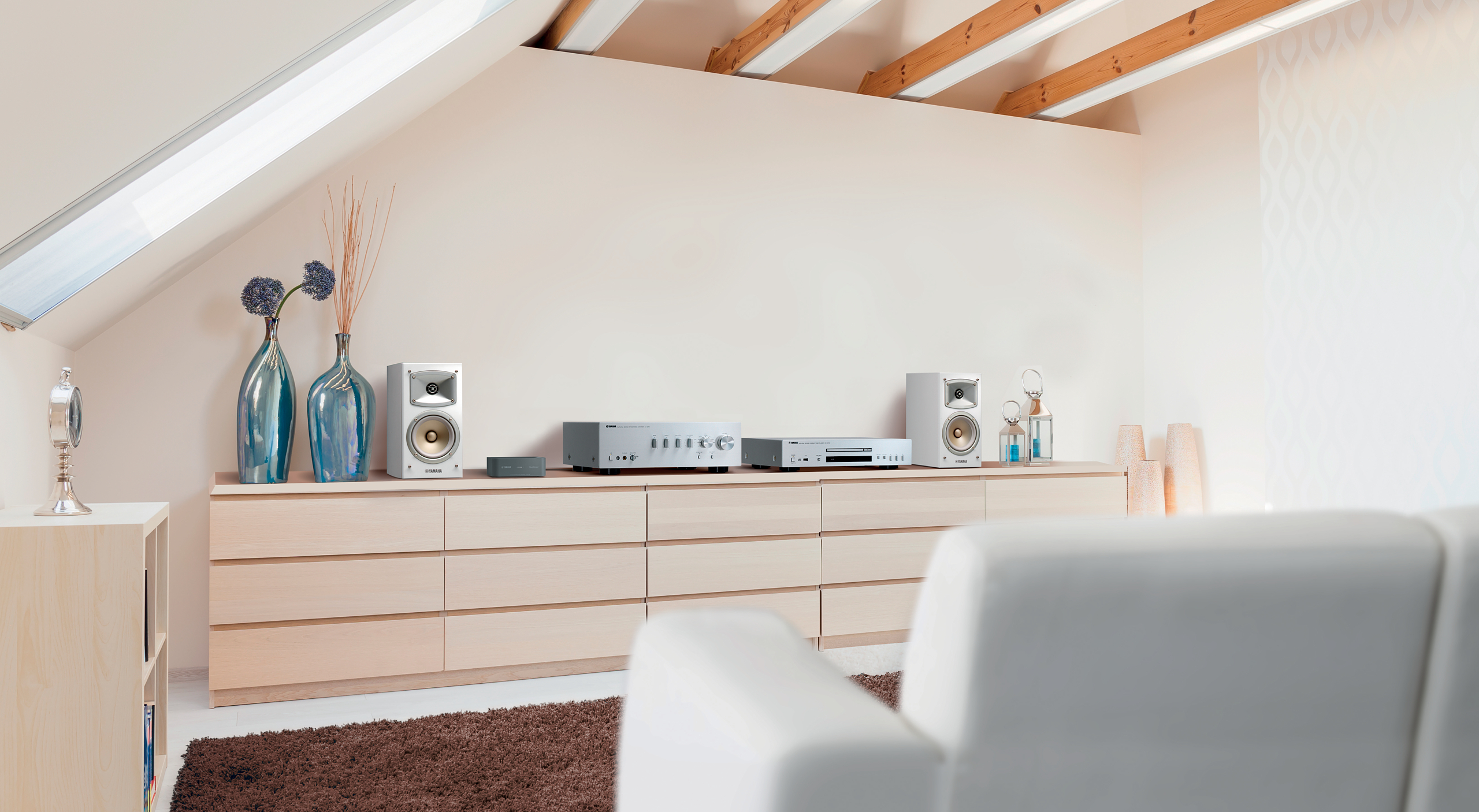 Yamaha A-S701 -stereovahvistin, musta