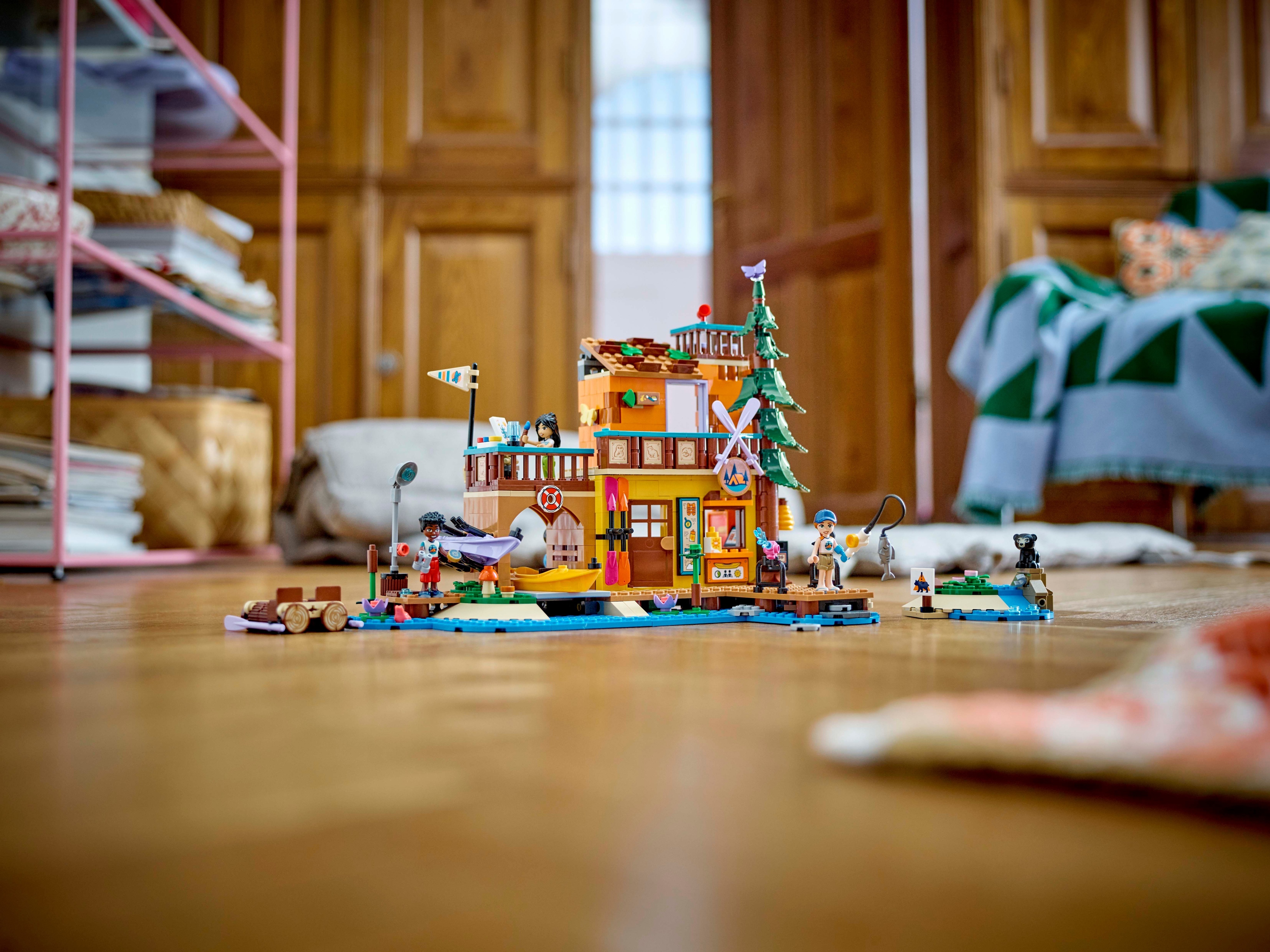 LEGO Friends 42626  - Vesiurheilua seikkailuleirillä