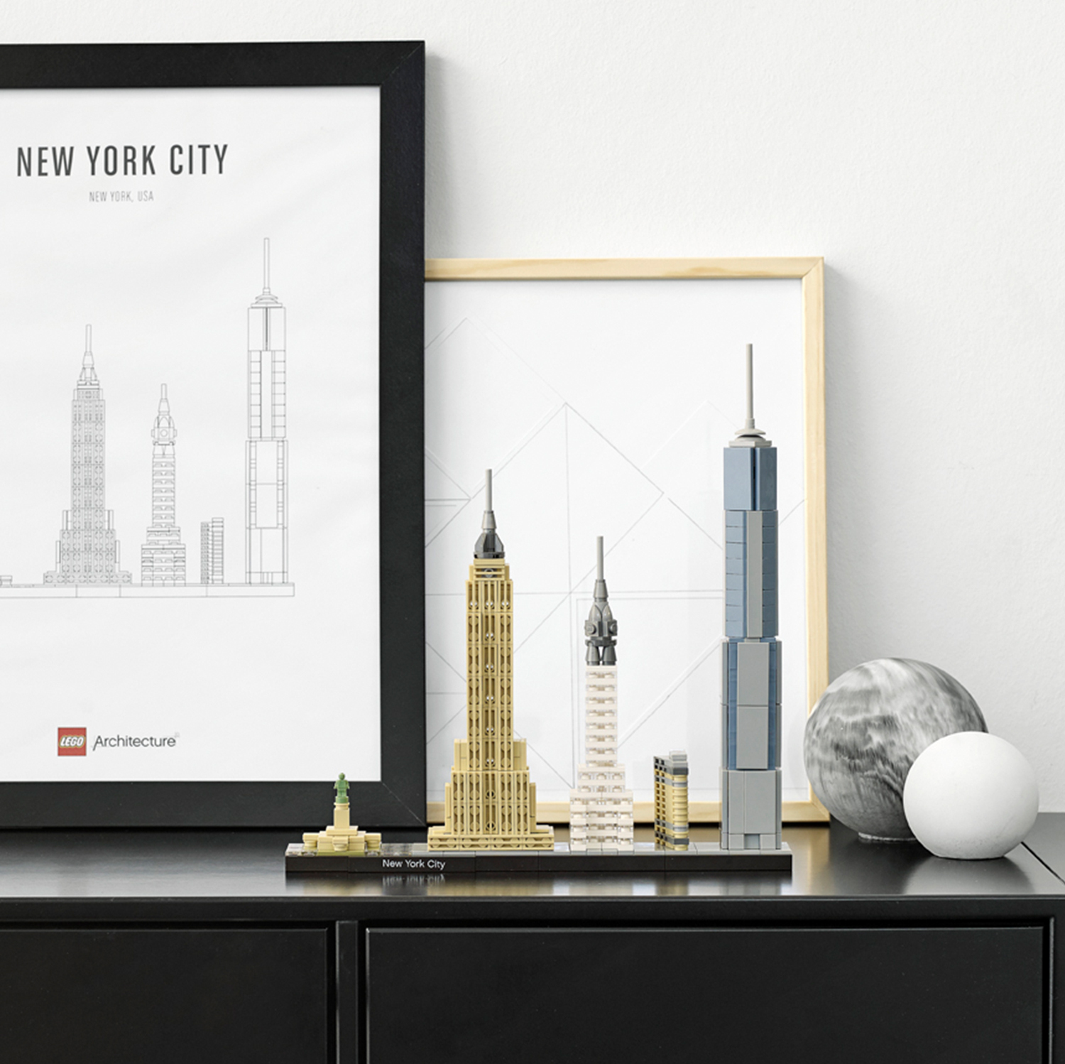 LEGO Architecture 21028 - New York City