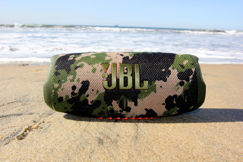 JBL Charge 5 -Bluetooth-kaiutin, SQUAD