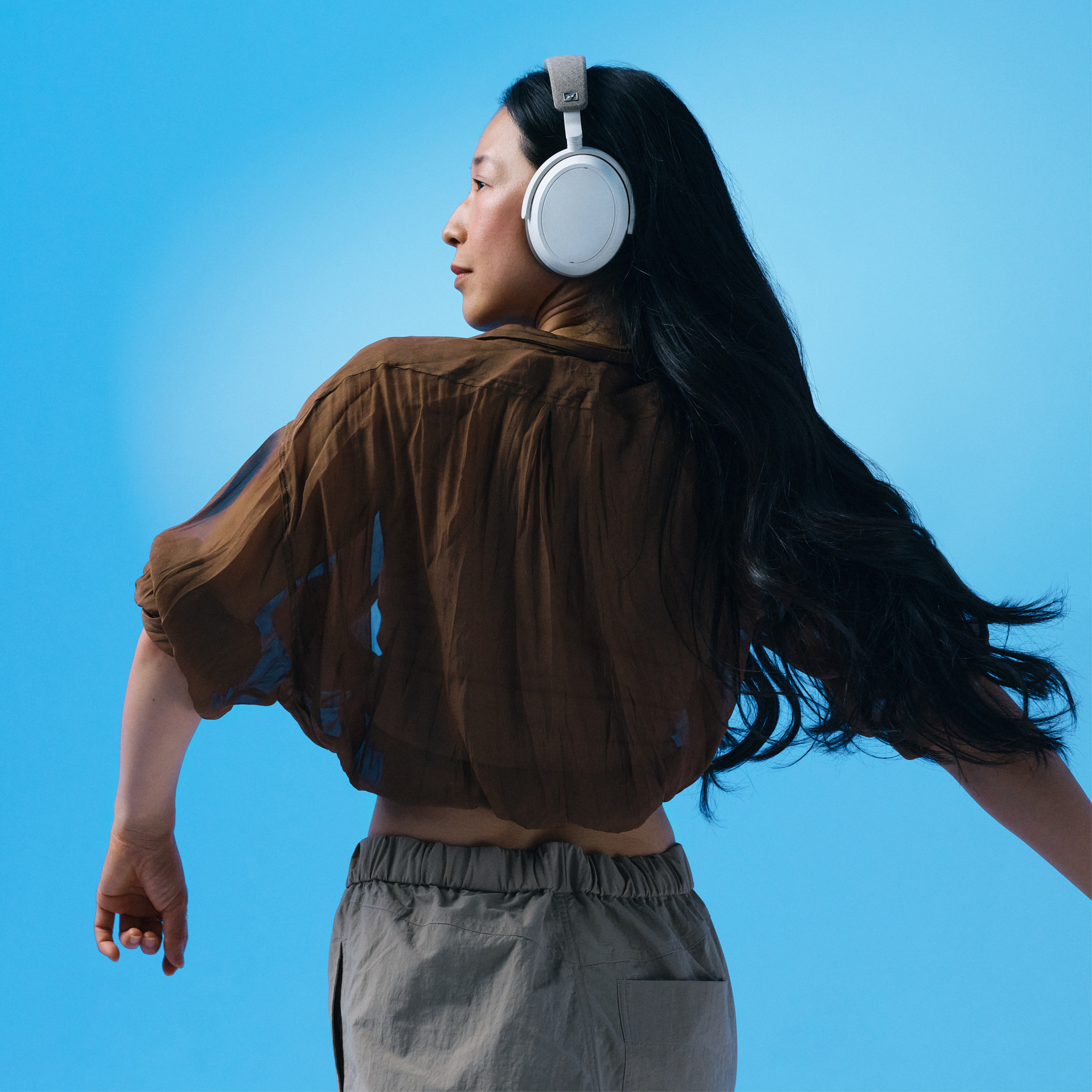 Sennheiser Momentum 4 -vastamelukuulokkeet, valkoinen